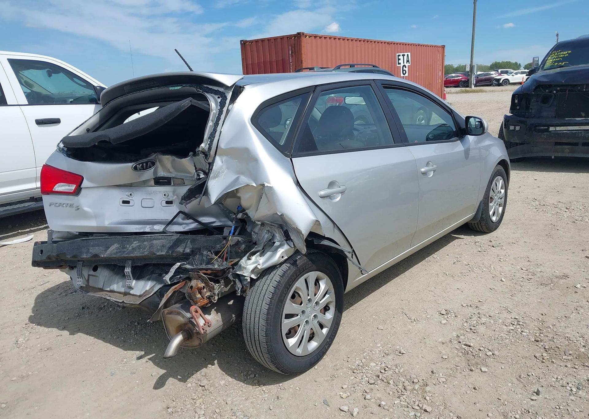 2011 KIA FORTE 5-DOOR