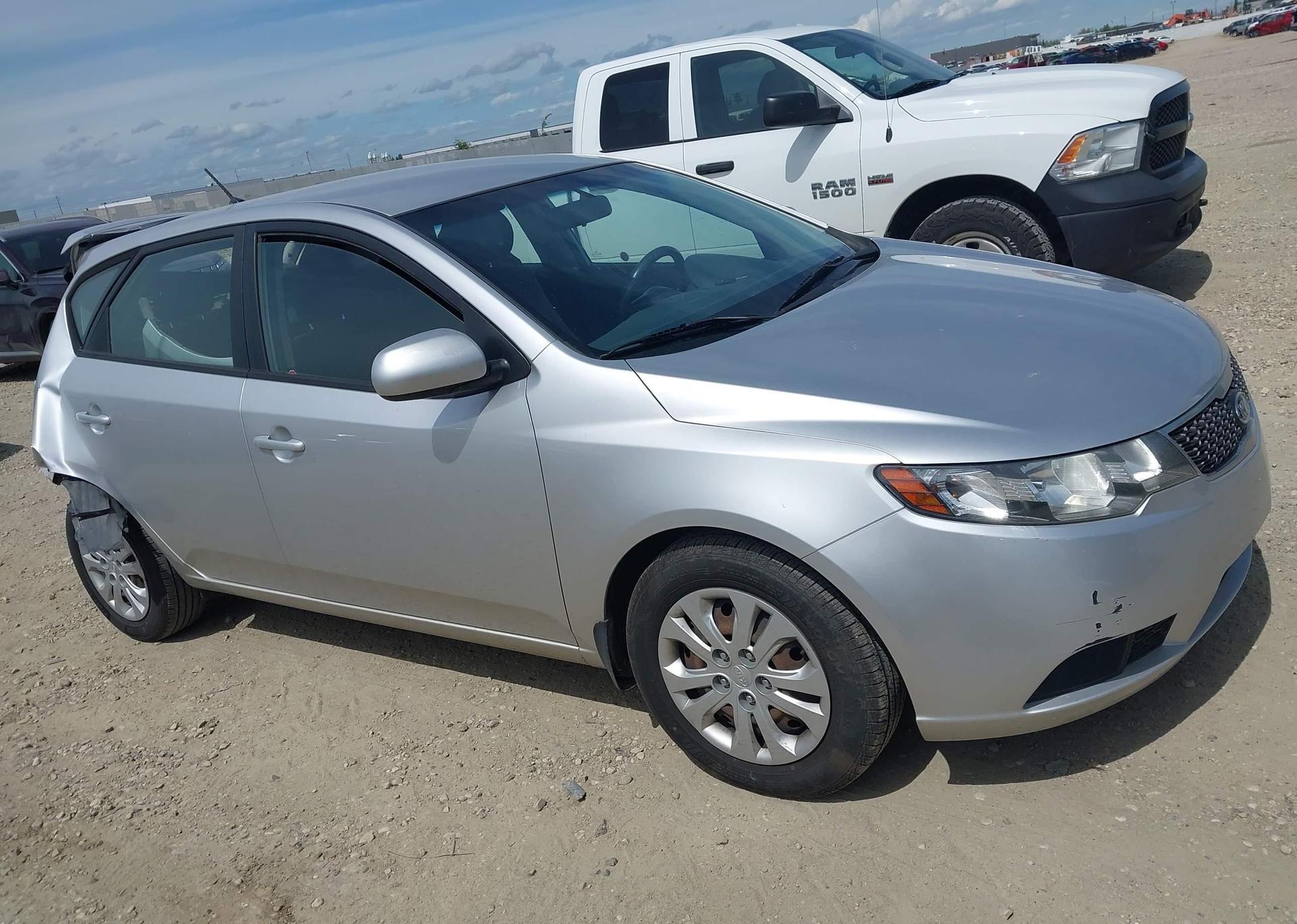 2011 KIA FORTE 5-DOOR