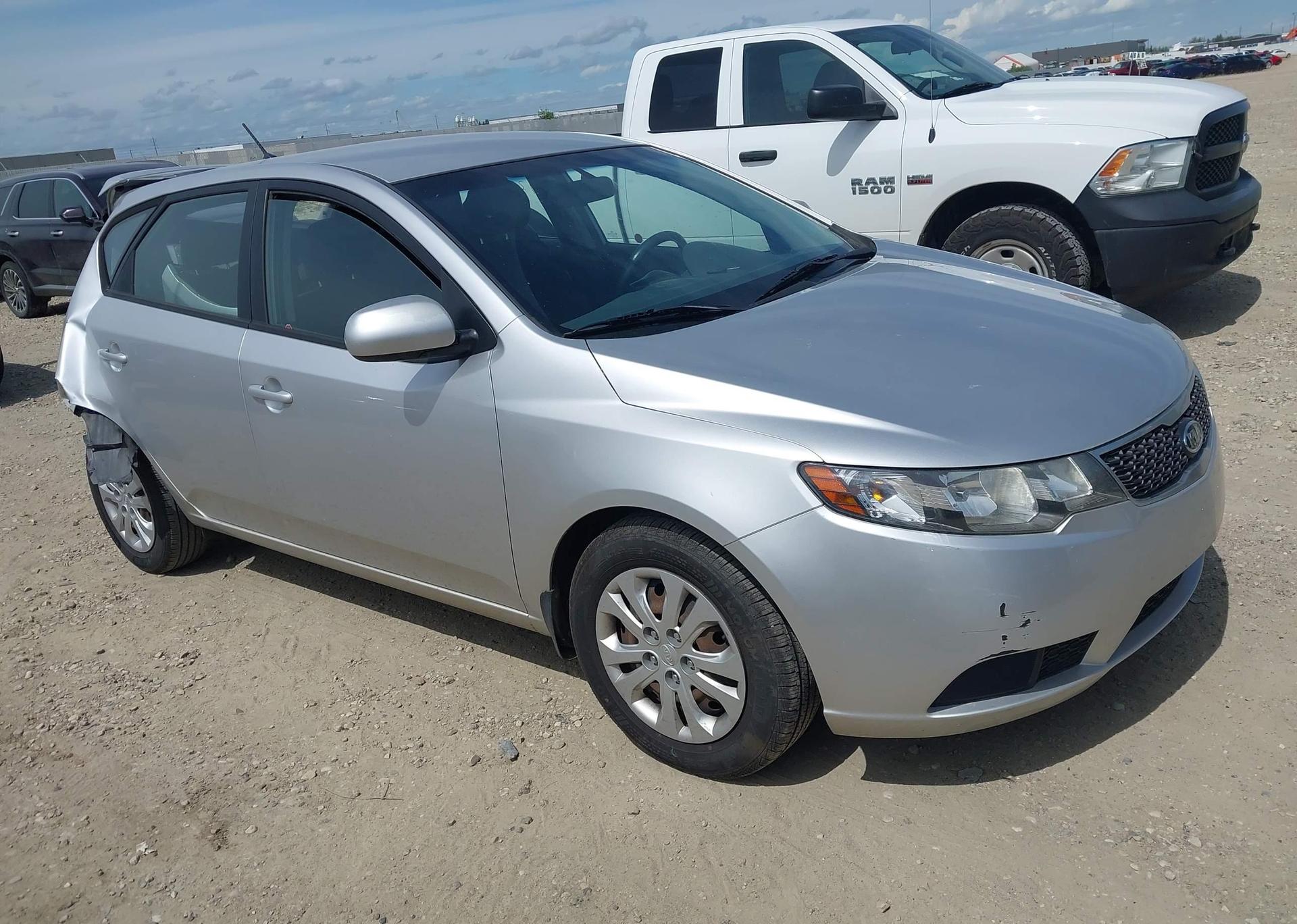 2011 KIA FORTE 5-DOOR
