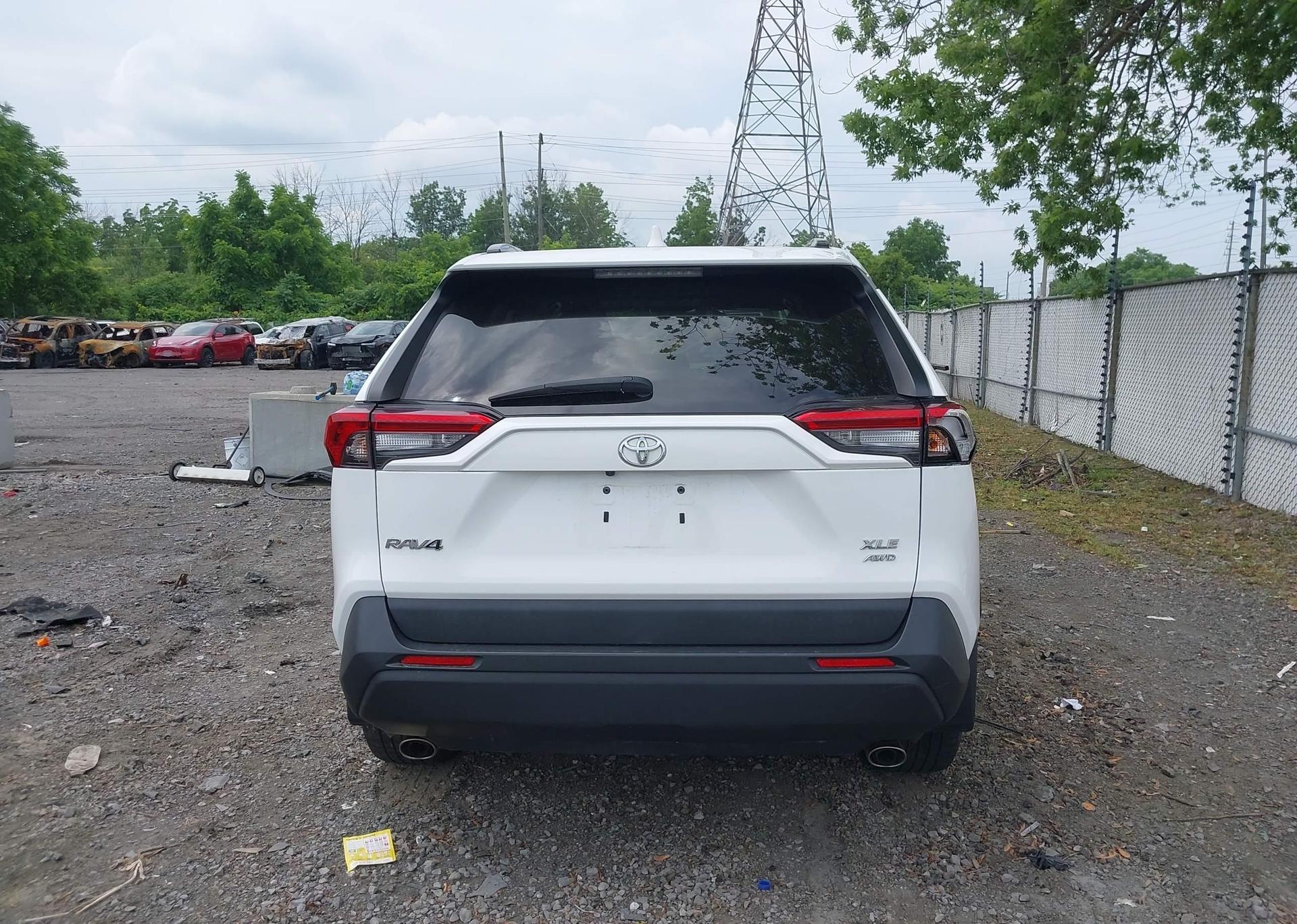 2020 TOYOTA RAV4 XLE