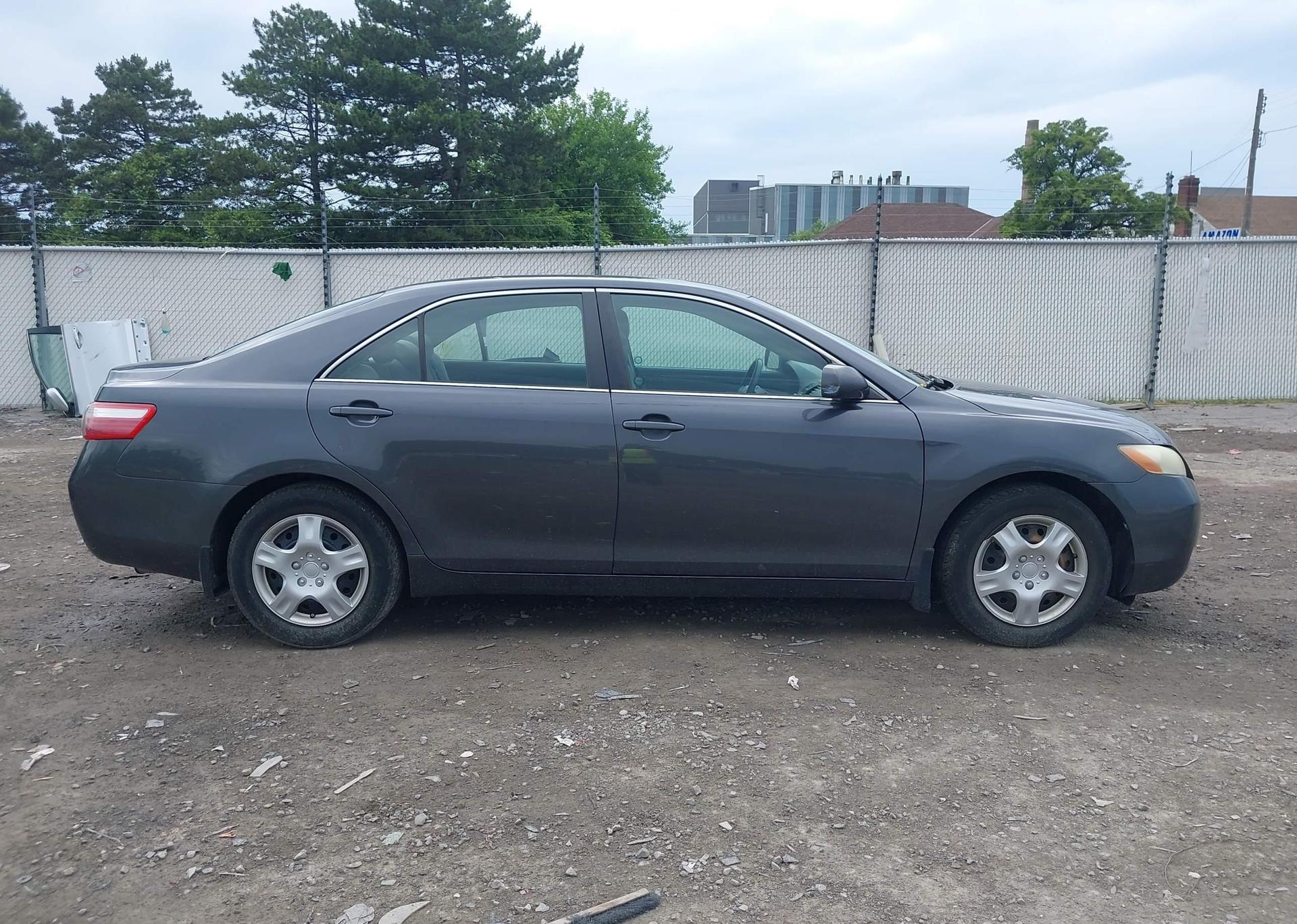 2009 TOYOTA CAMRY SE