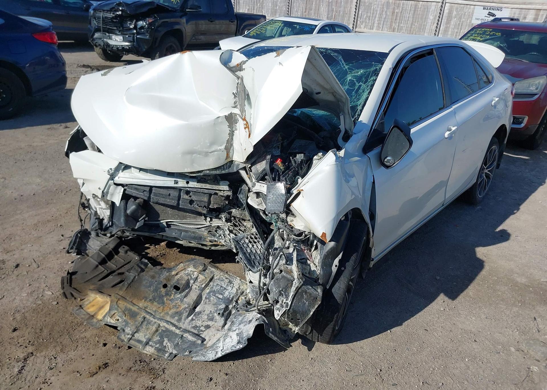 2016 TOYOTA CAMRY LE