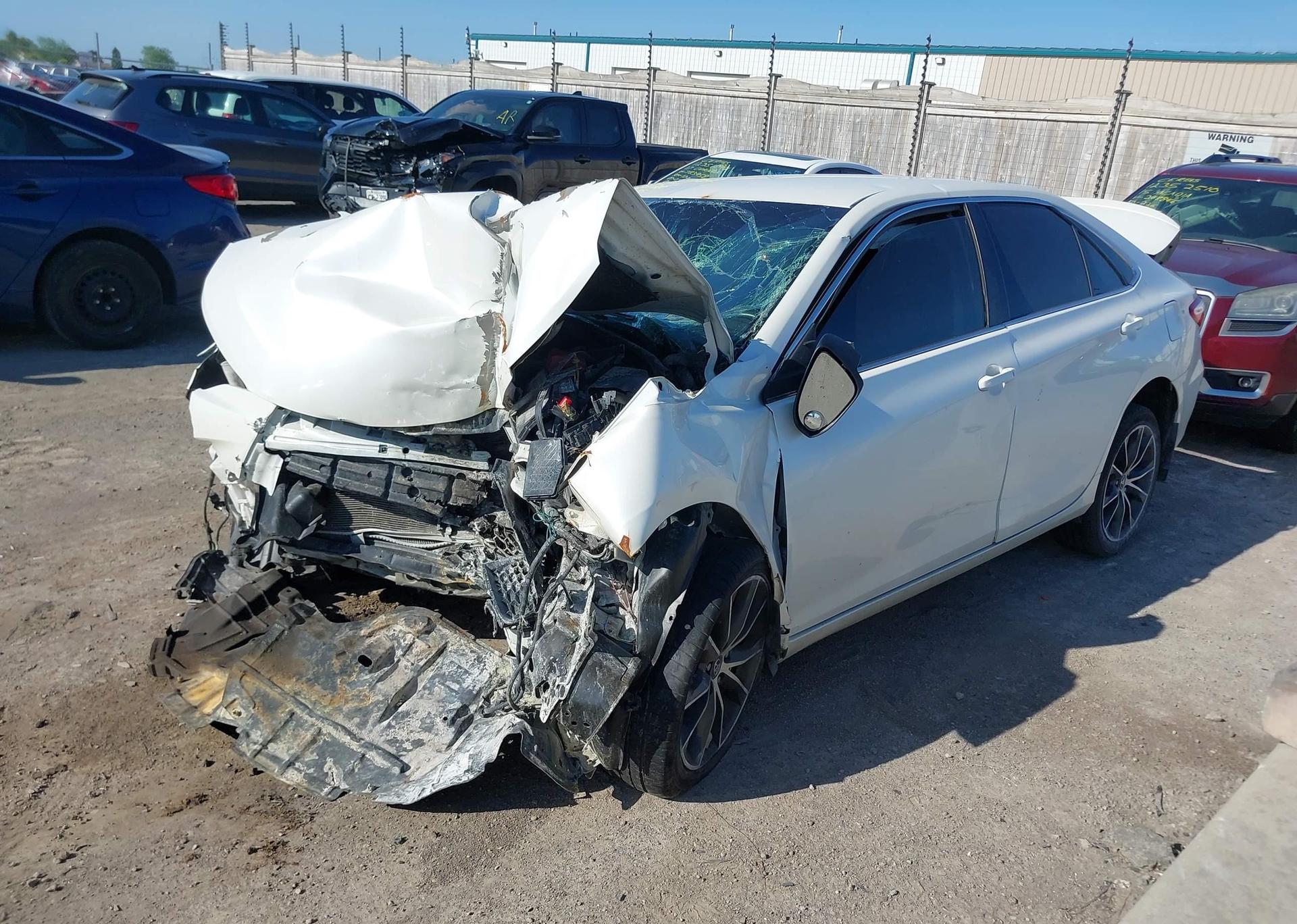 2016 TOYOTA CAMRY LE
