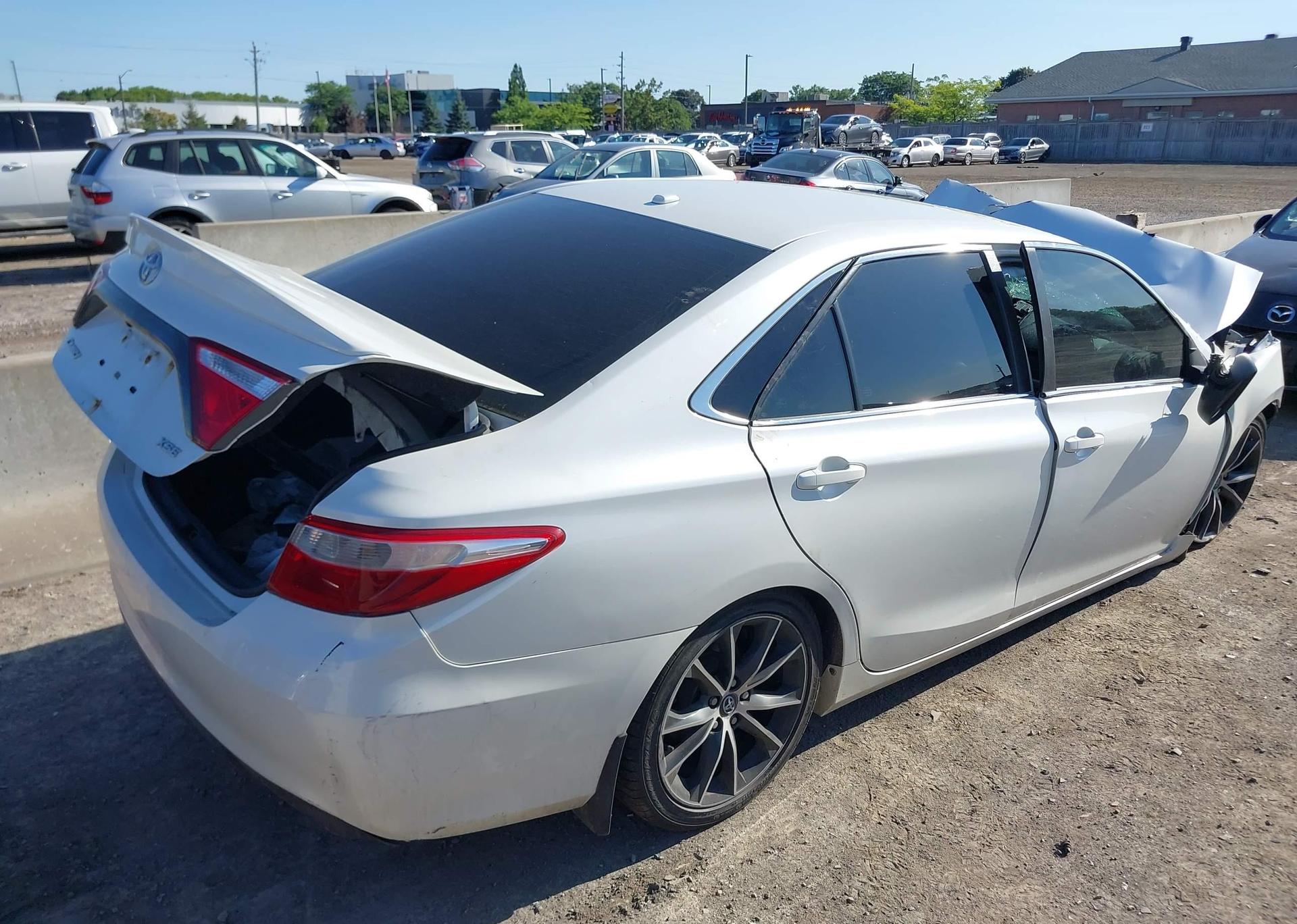2016 TOYOTA CAMRY LE
