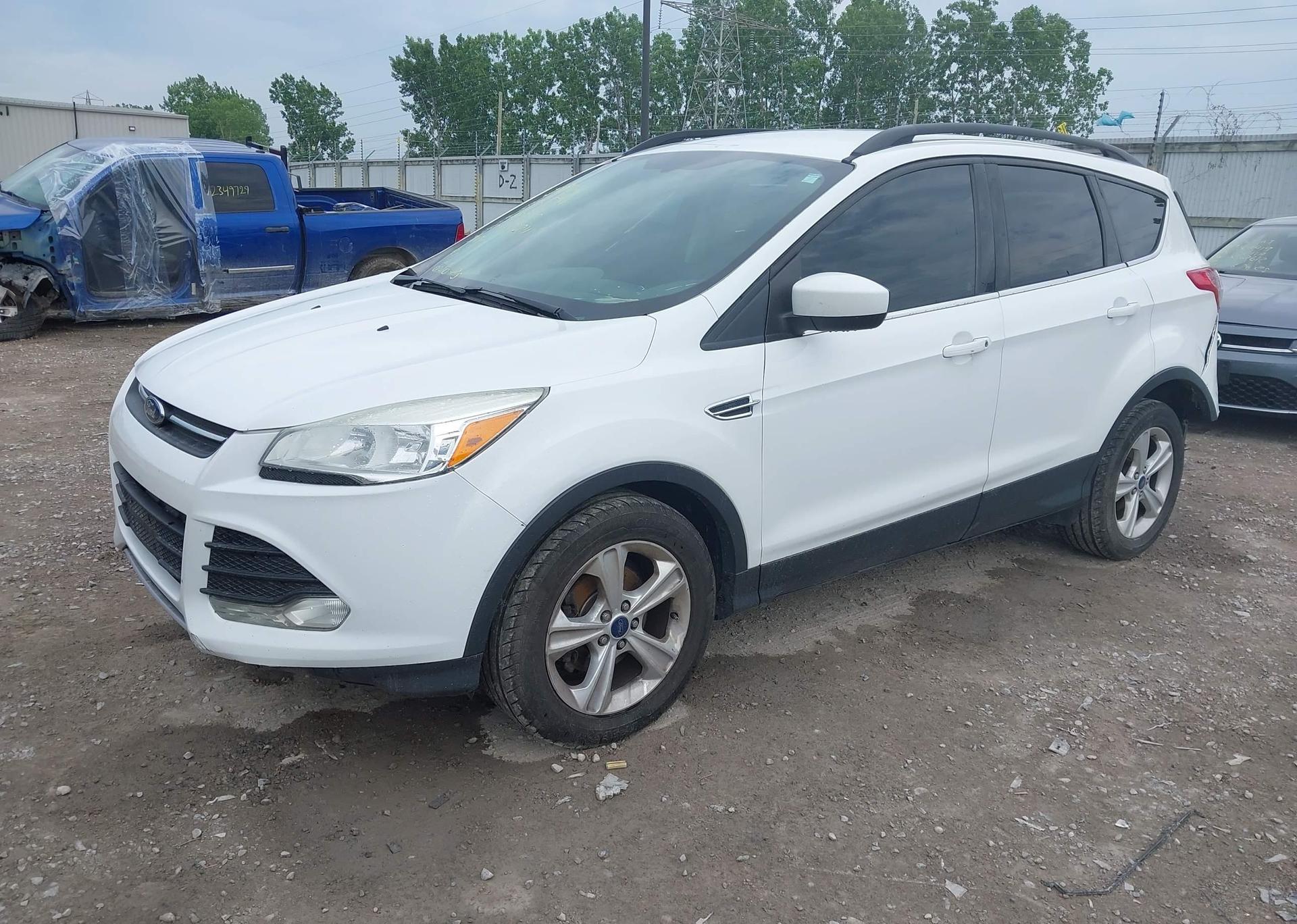2015 FORD ESCAPE SE