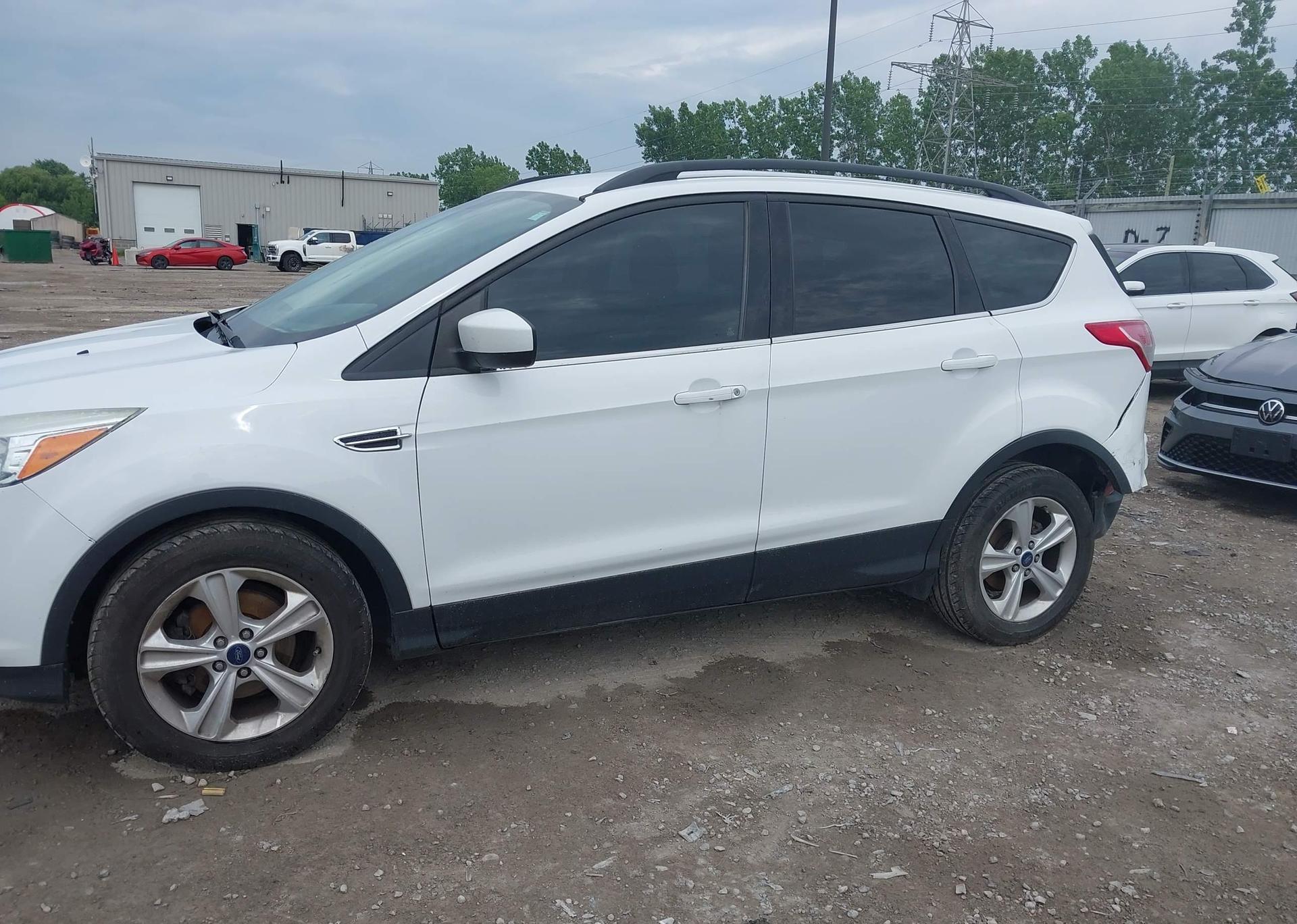 2015 FORD ESCAPE SE