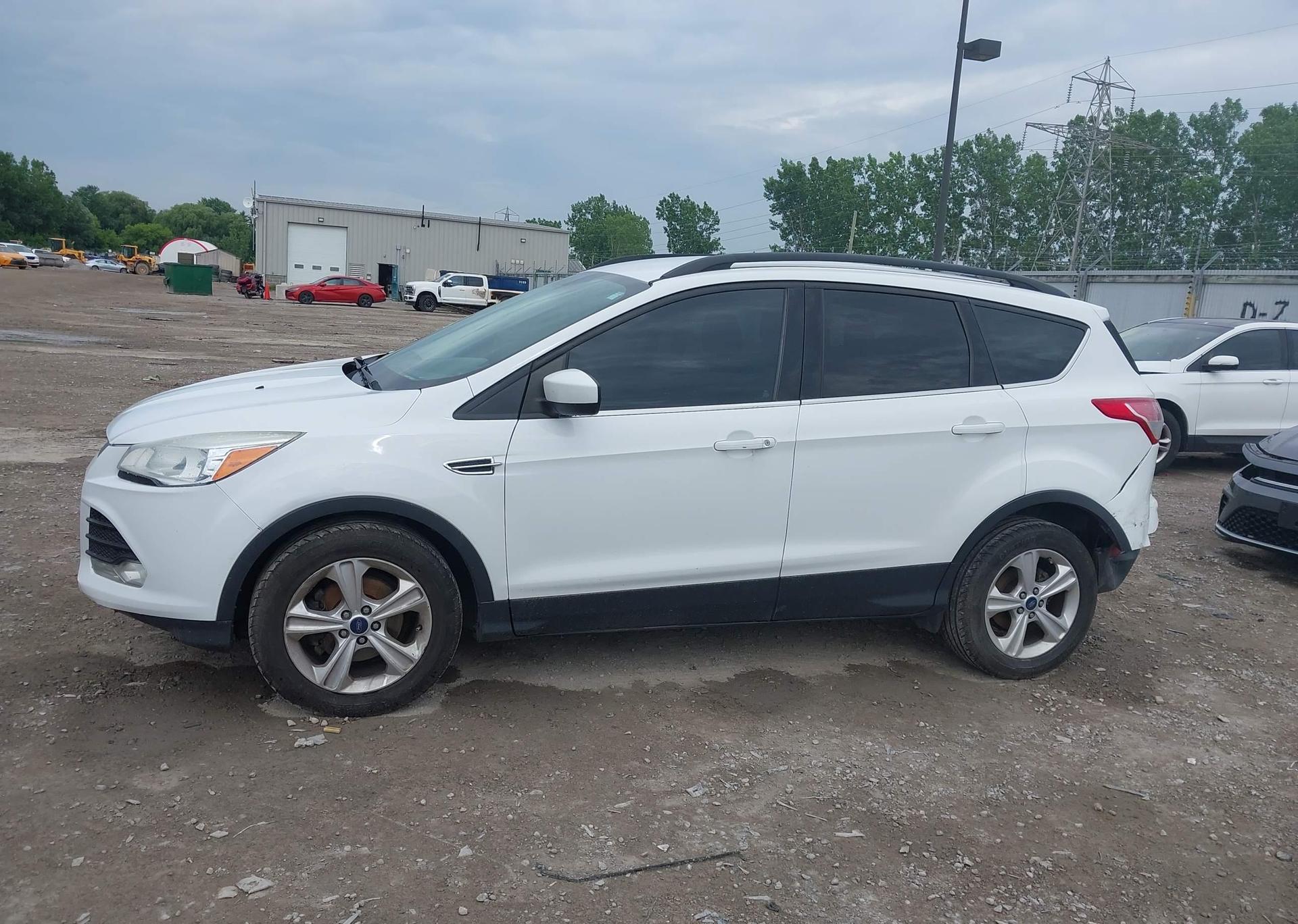 2015 FORD ESCAPE SE