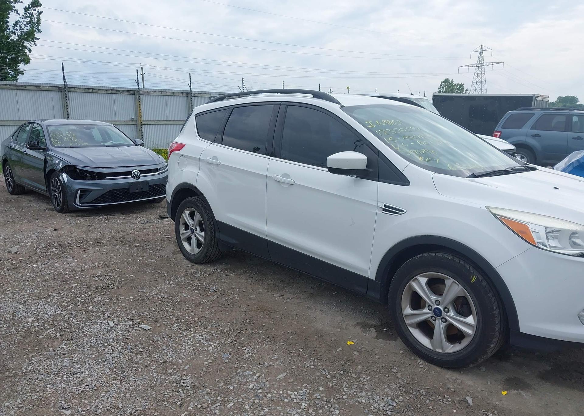 2015 FORD ESCAPE SE