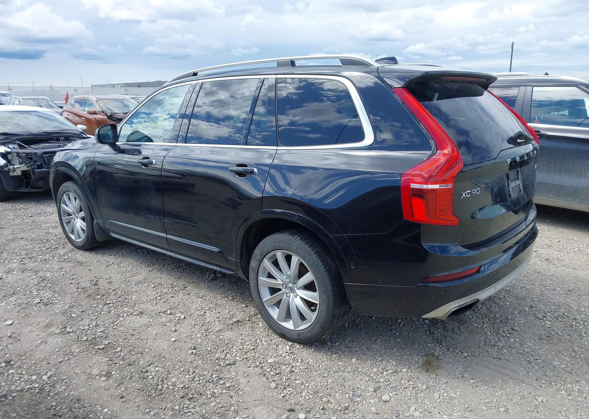 2016 VOLVO XC90 T6