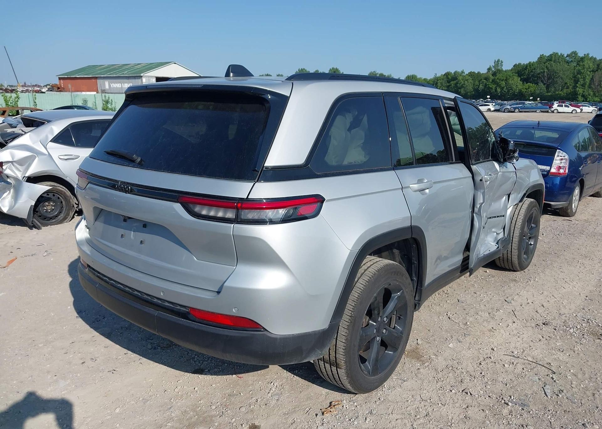 2024 JEEP GRAND CHEROKEE ALTITUDE
