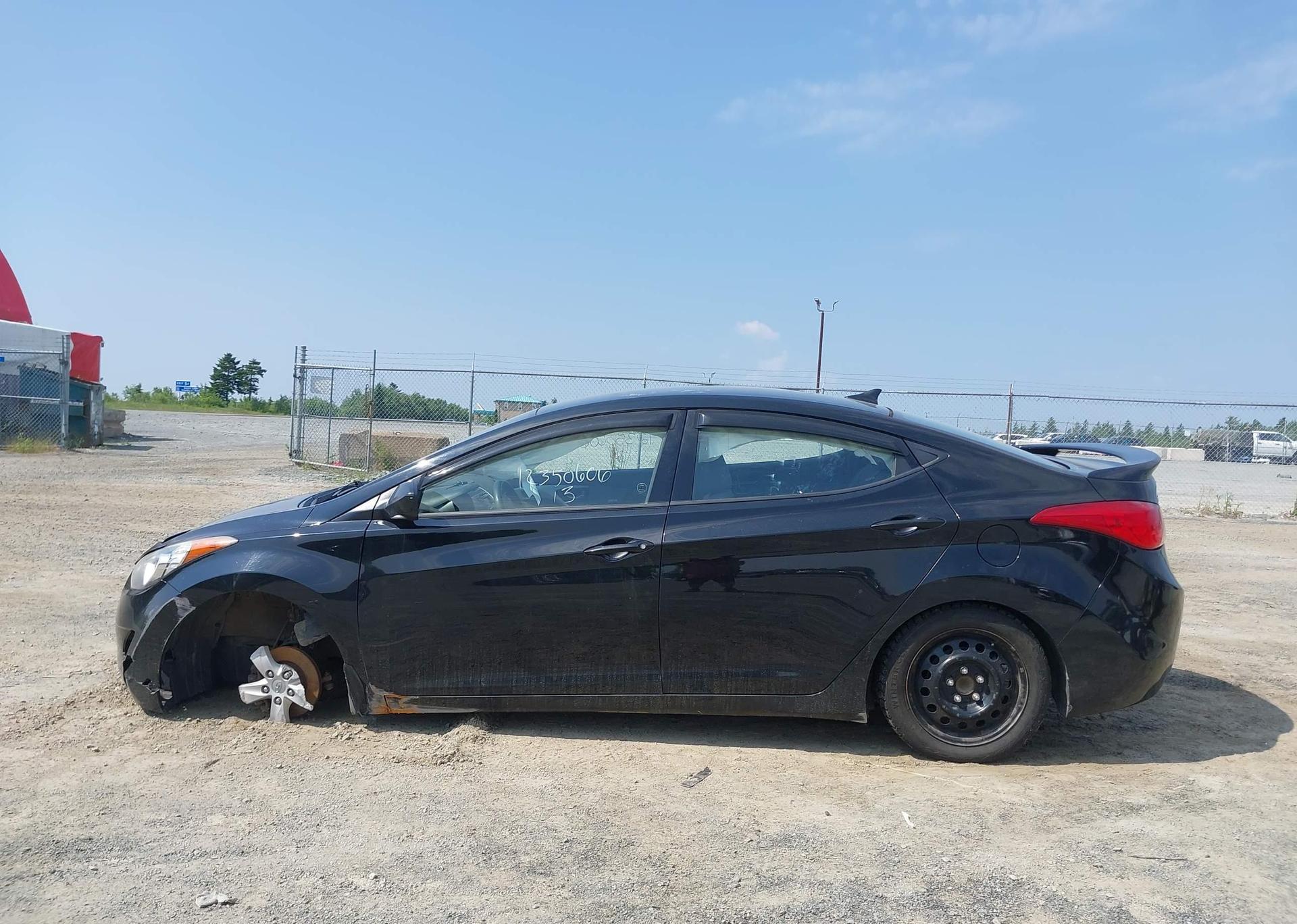 2013 HYUNDAI ELANTRA GL