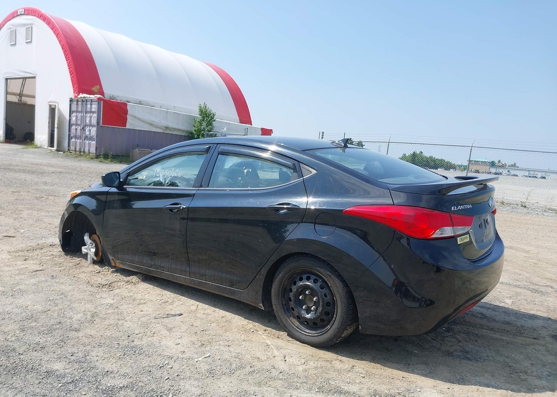 2013 HYUNDAI ELANTRA GL