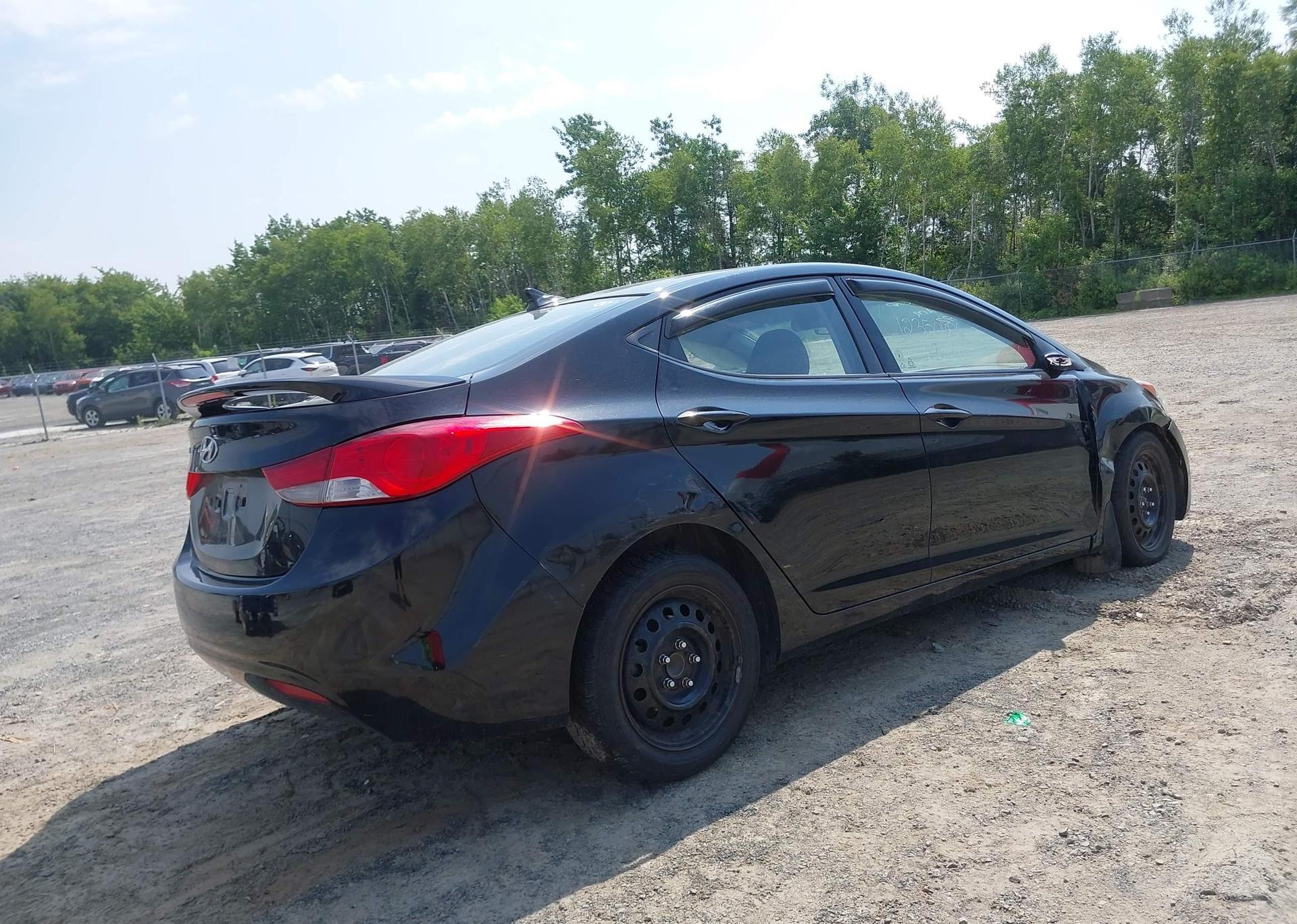 2013 HYUNDAI ELANTRA GL