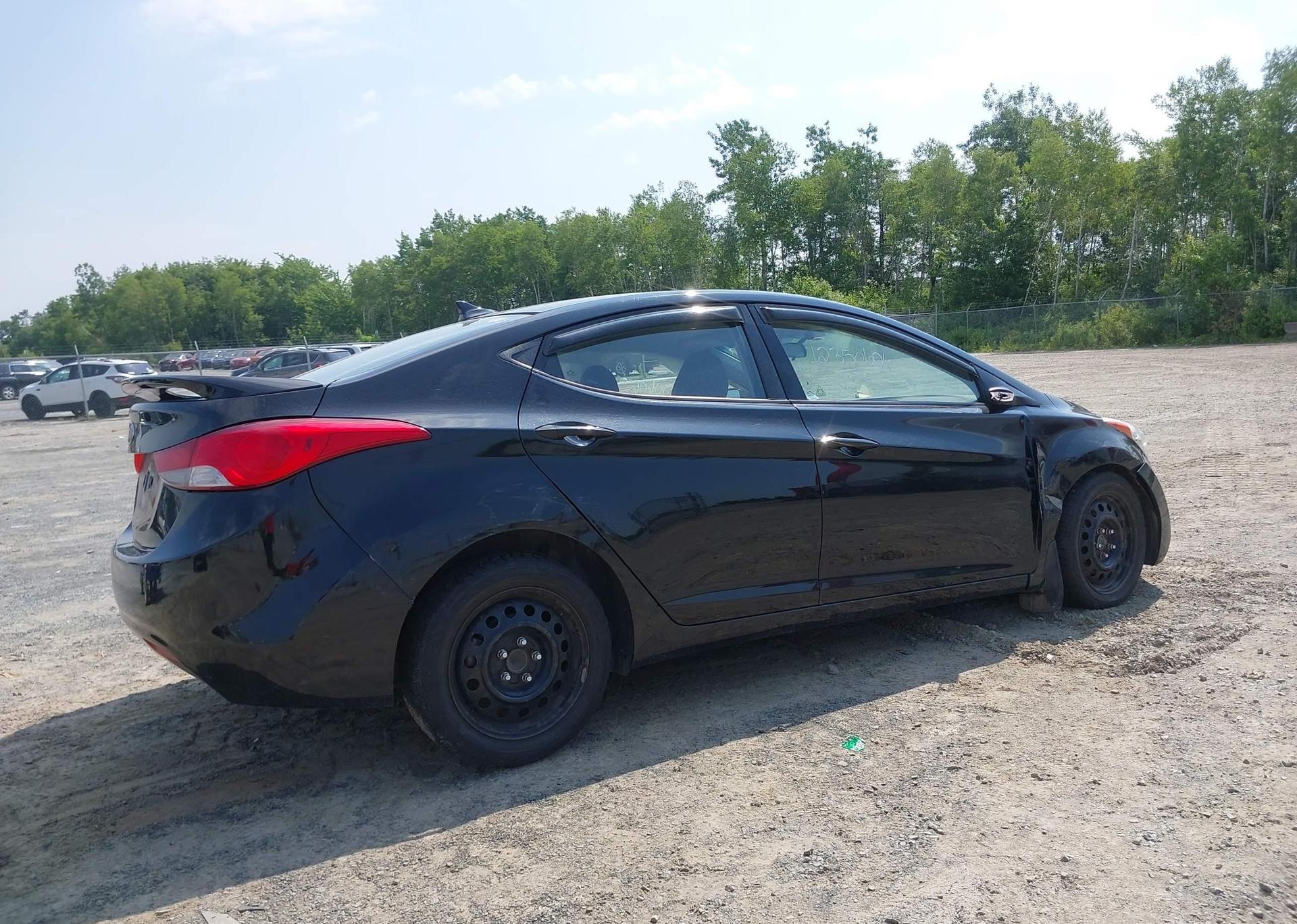 2013 HYUNDAI ELANTRA GL