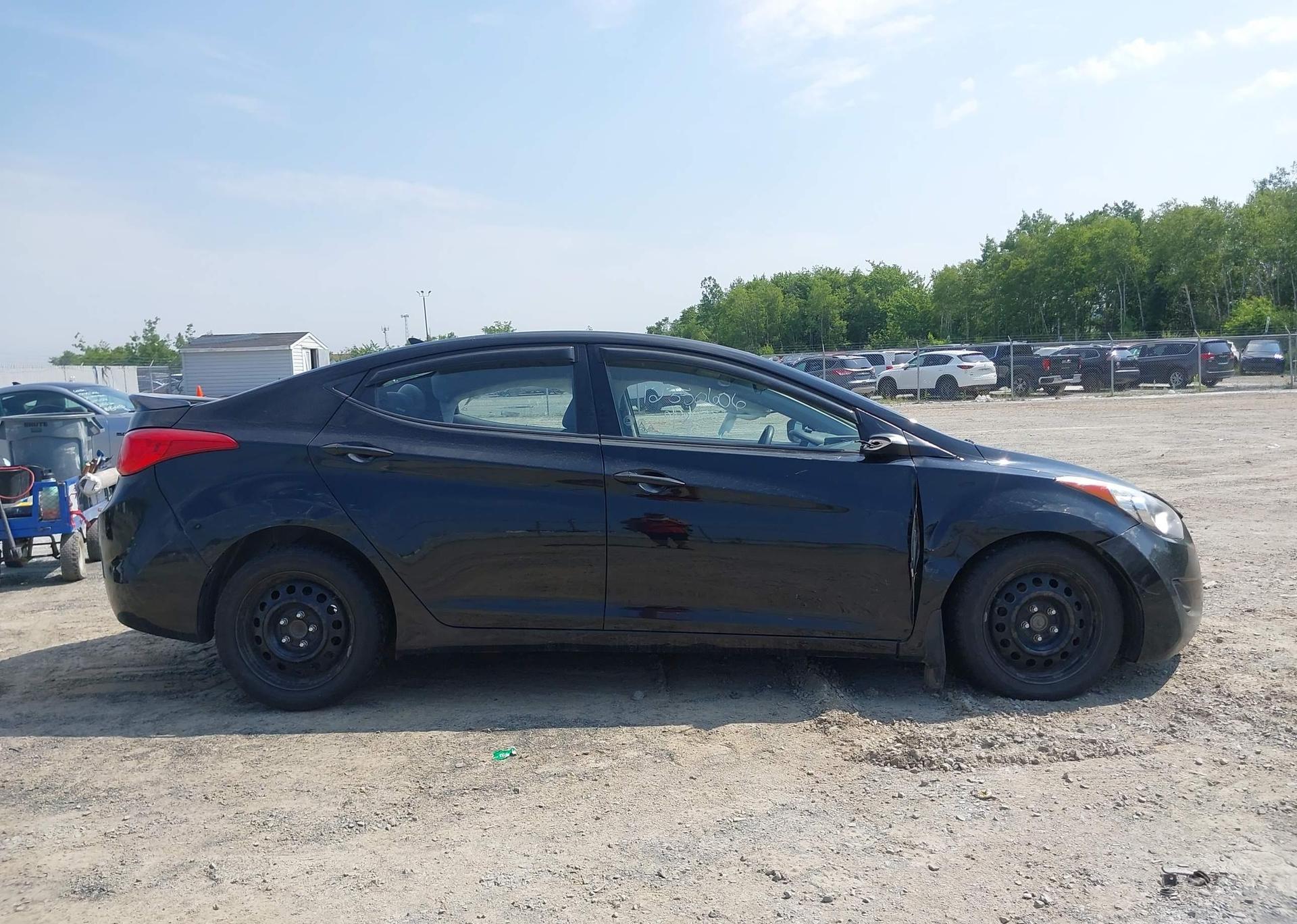 2013 HYUNDAI ELANTRA GL