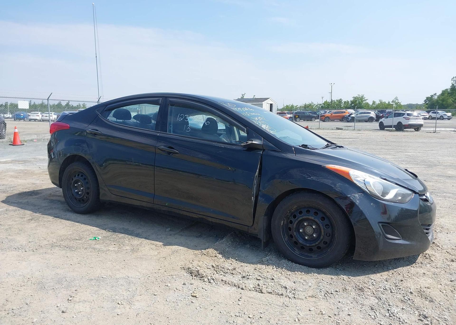 2013 HYUNDAI ELANTRA GL