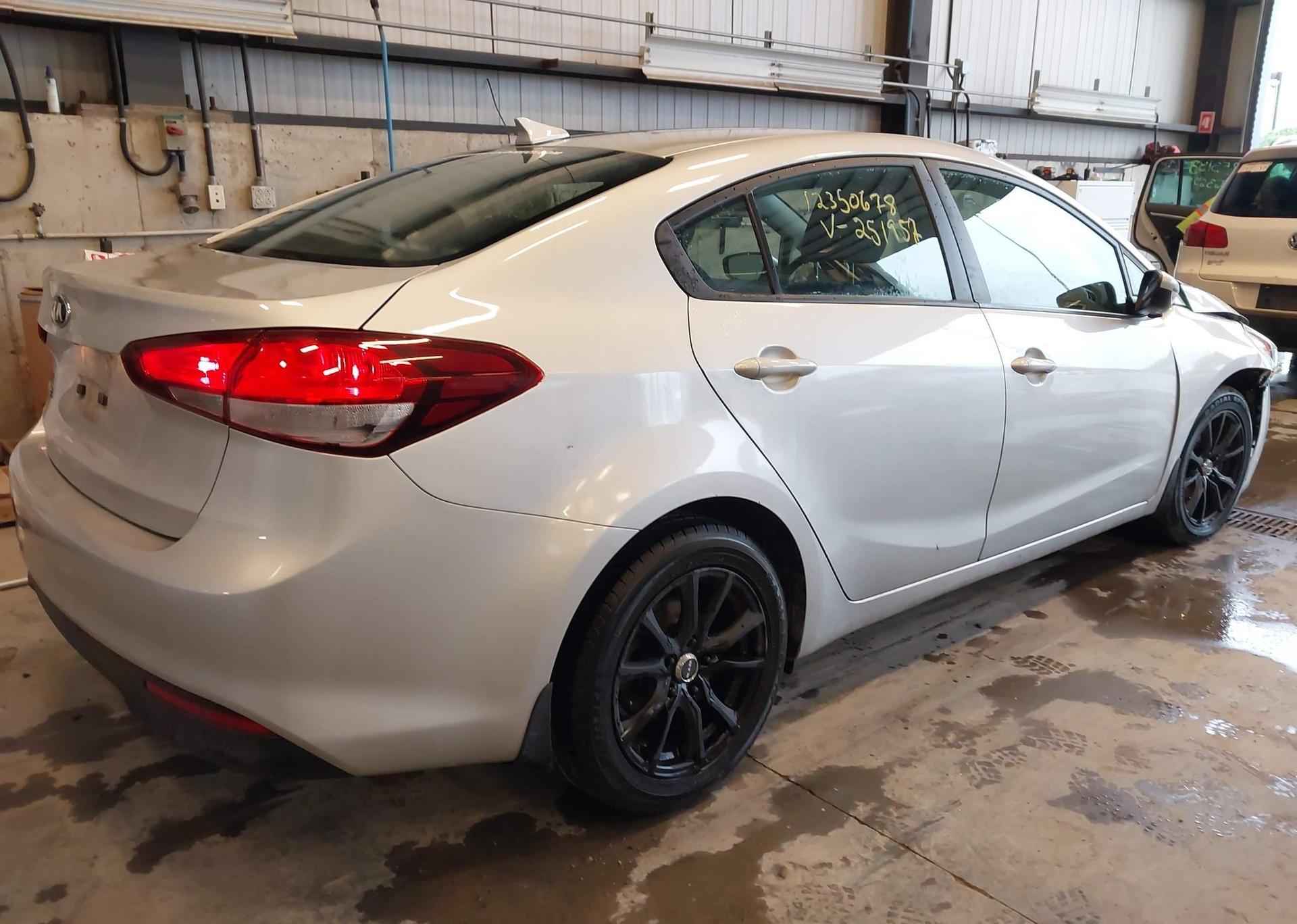 2018 KIA FORTE LX