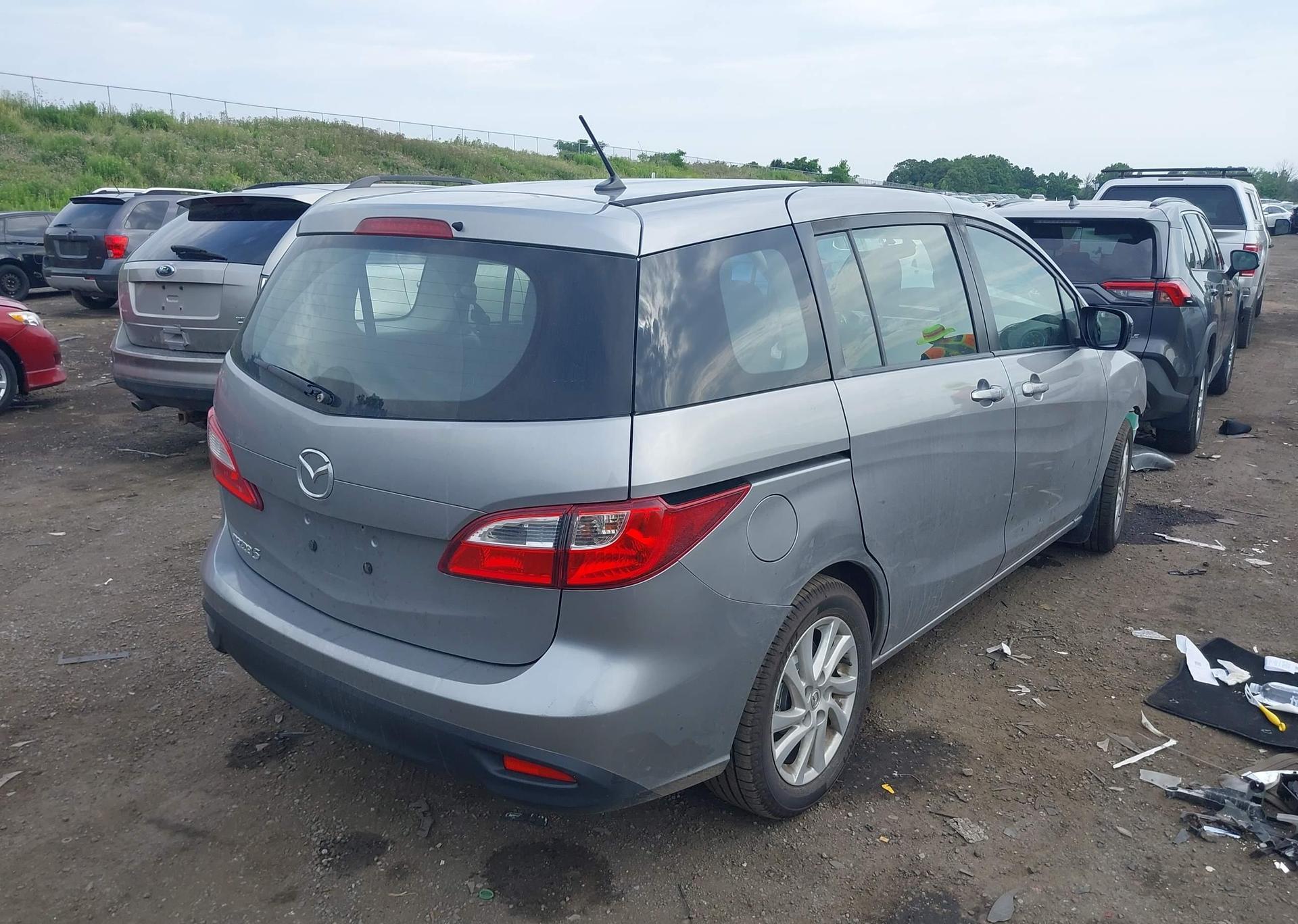 2017 MAZDA MAZDA5 GS