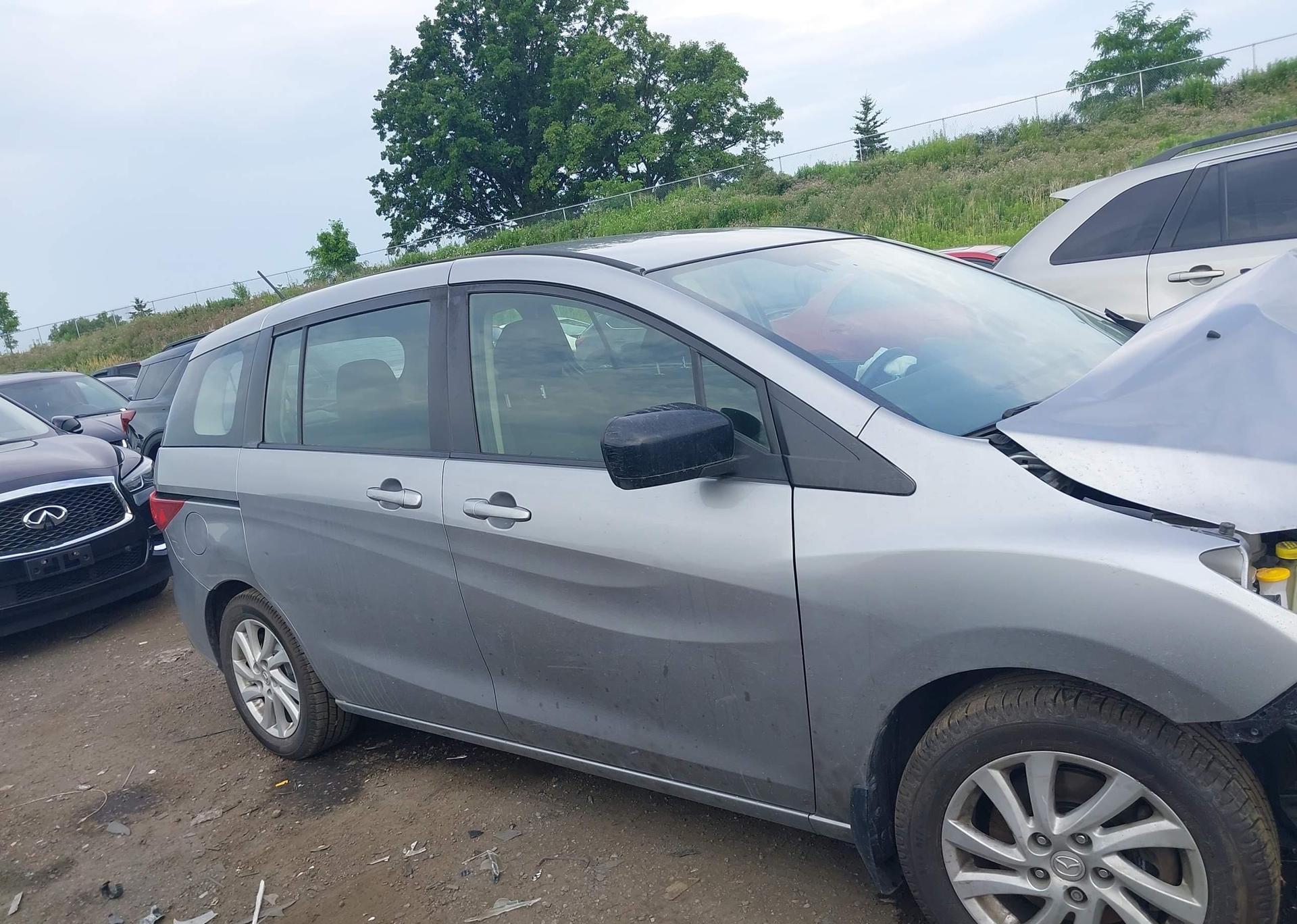 2017 MAZDA MAZDA5 GS