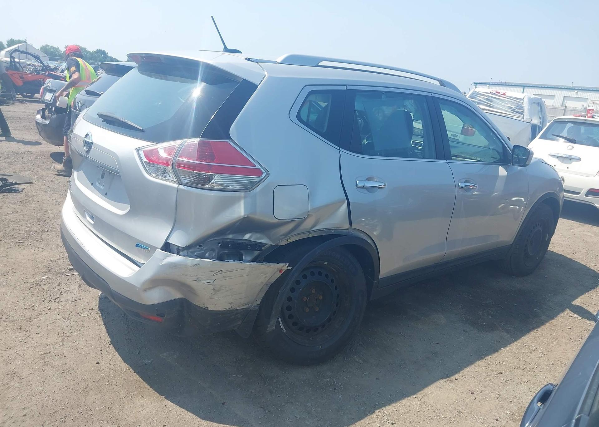 2015 NISSAN ROGUE S
