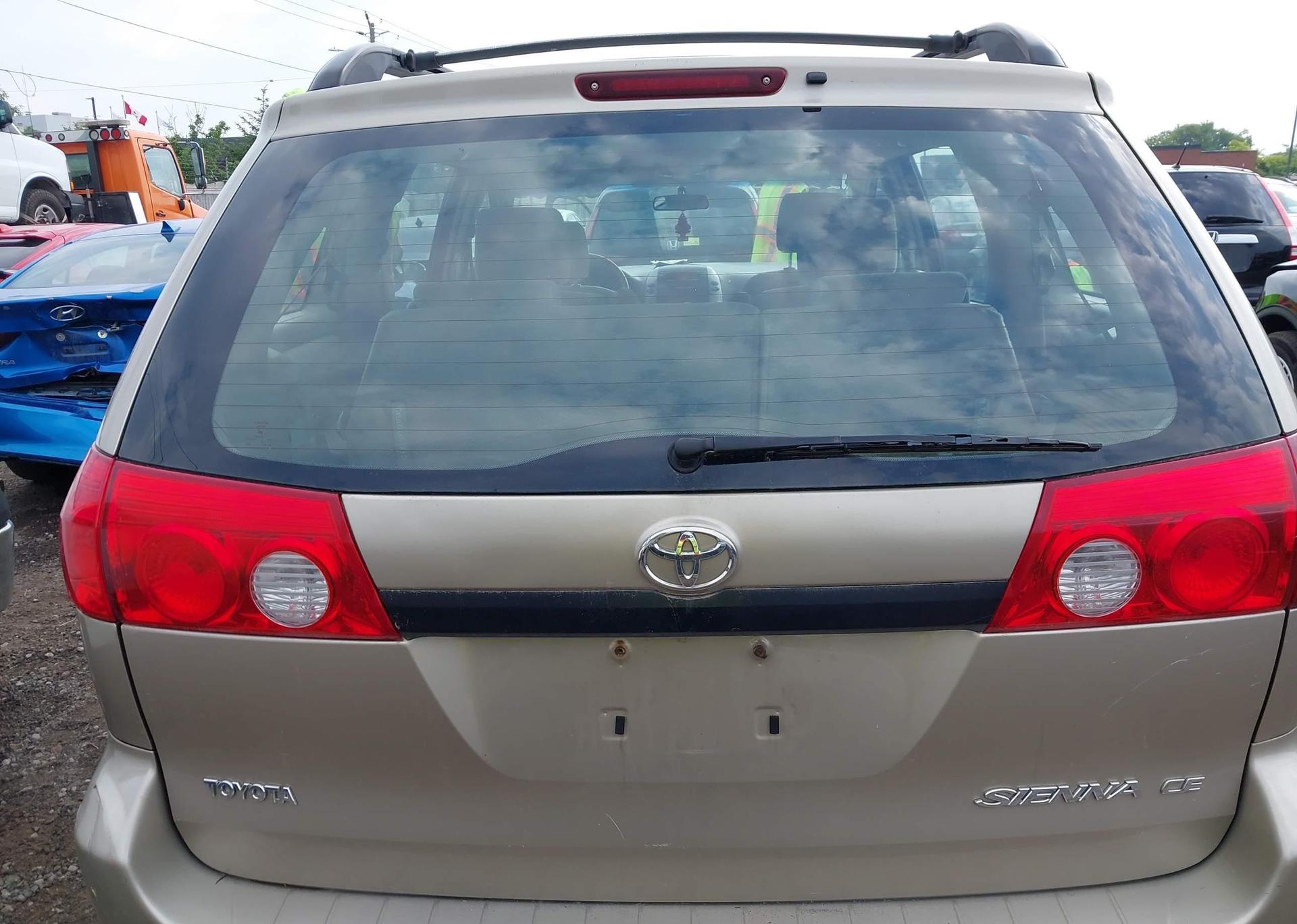 2006 TOYOTA SIENNA