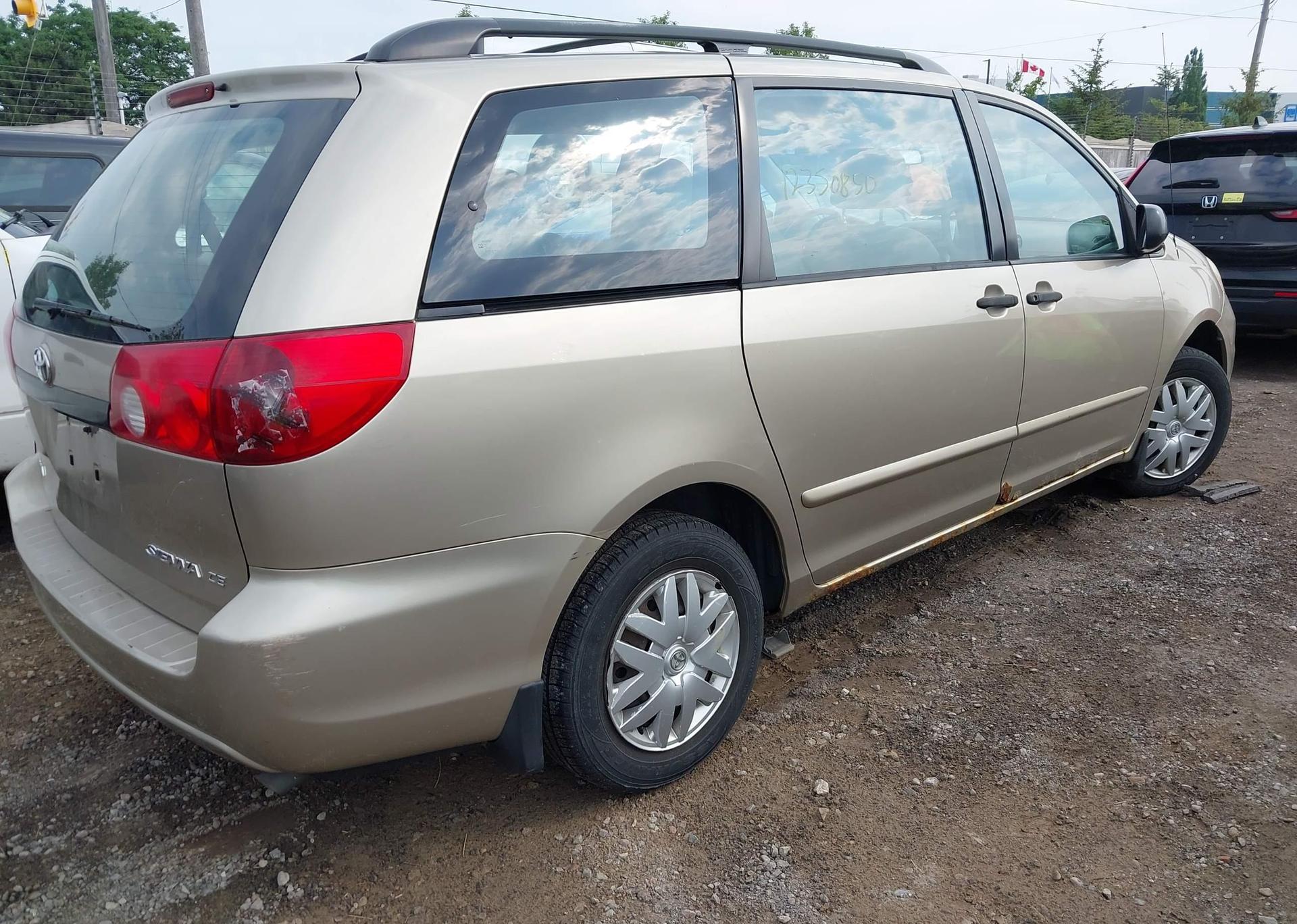 2006 TOYOTA SIENNA