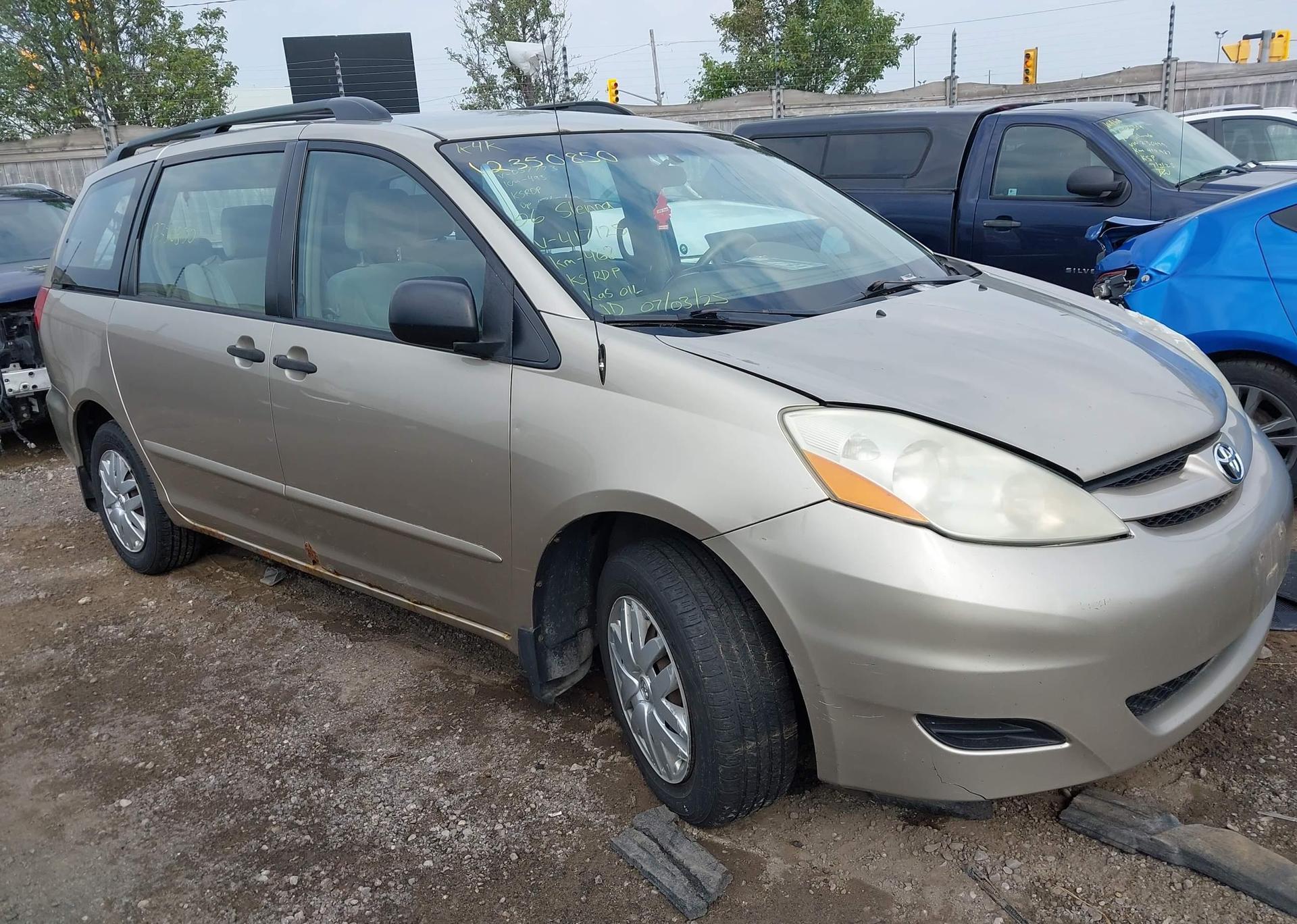 2006 TOYOTA SIENNA