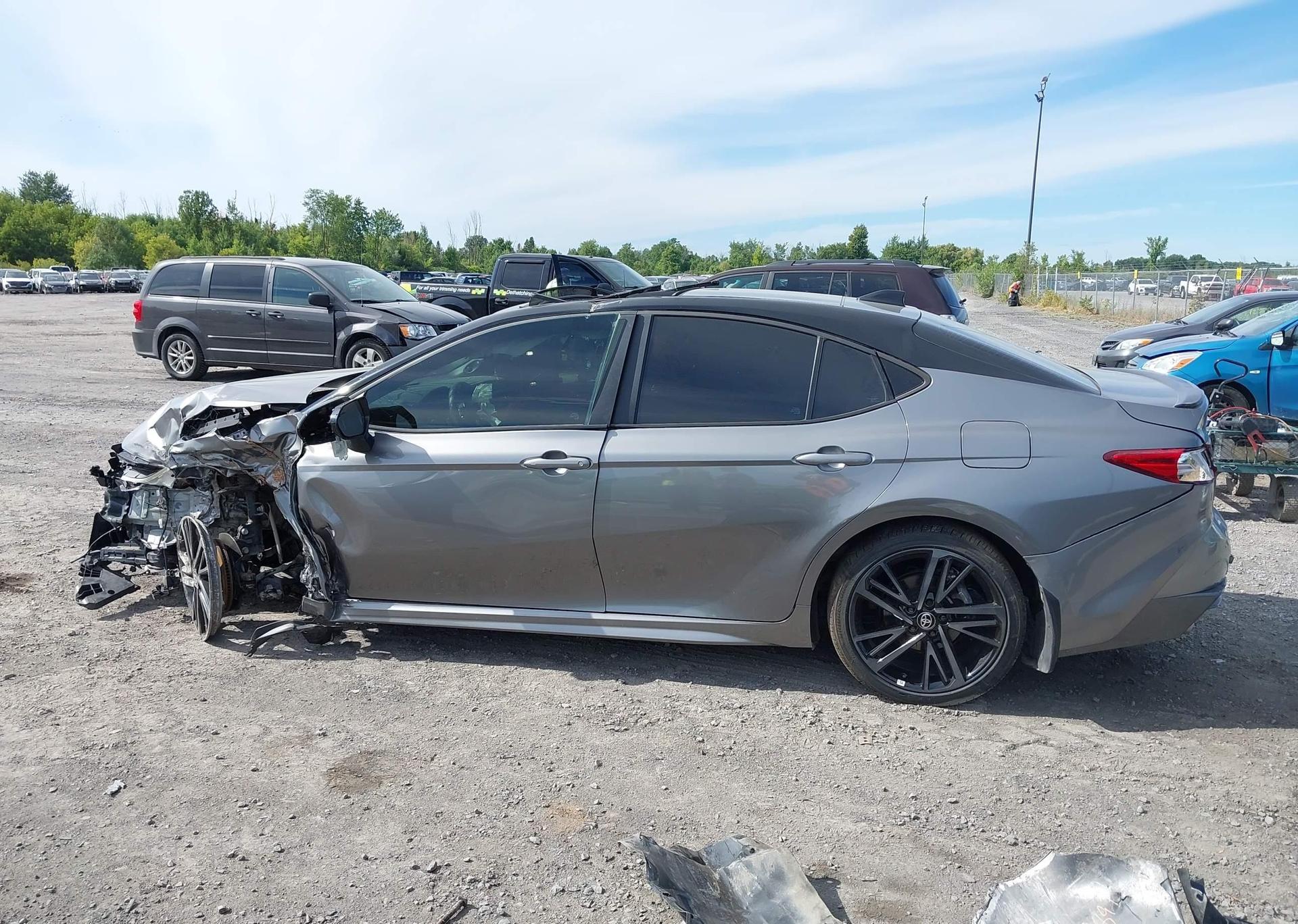 2025 TOYOTA CAMRY