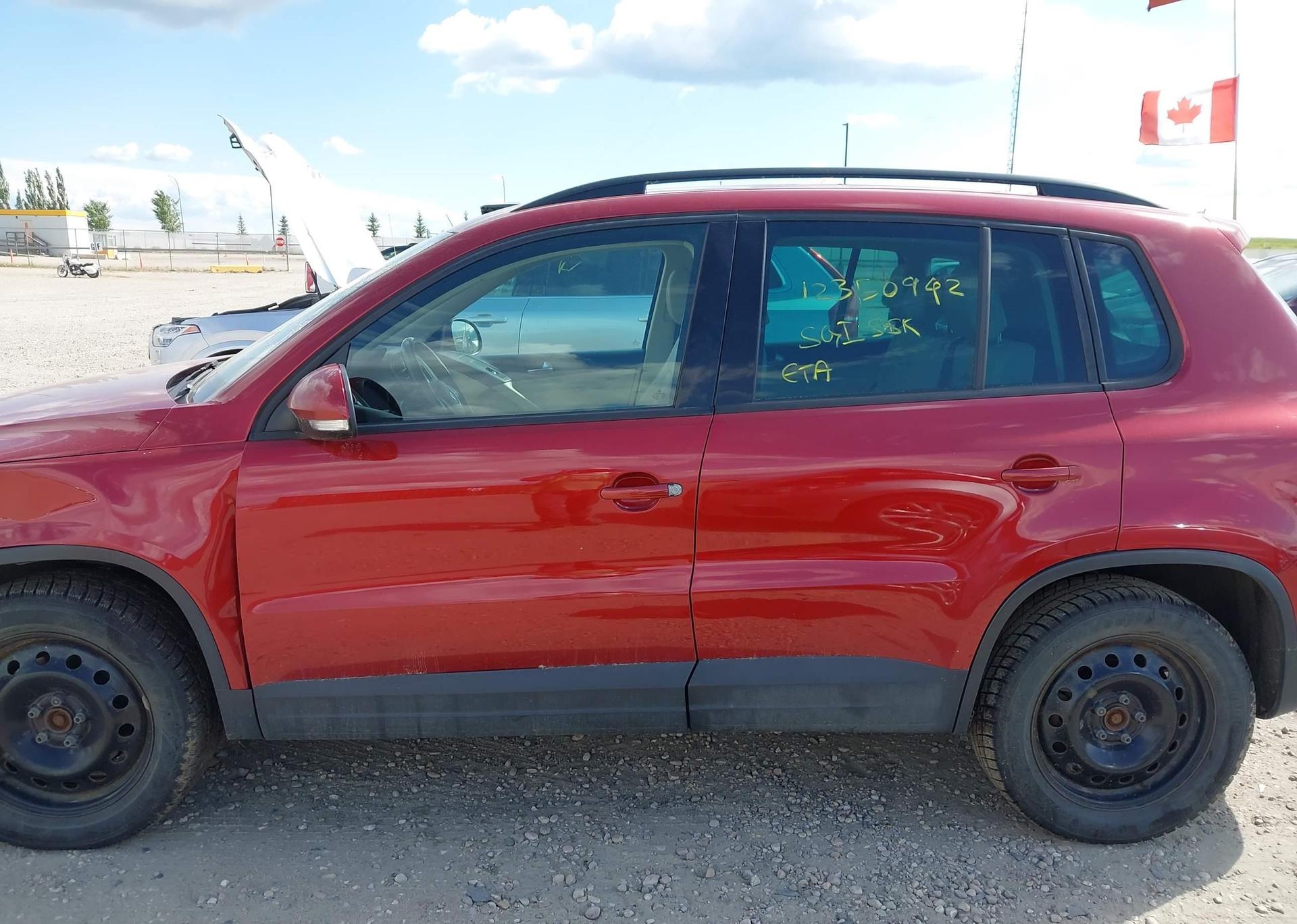 2013 VOLKSWAGEN TIGUAN S