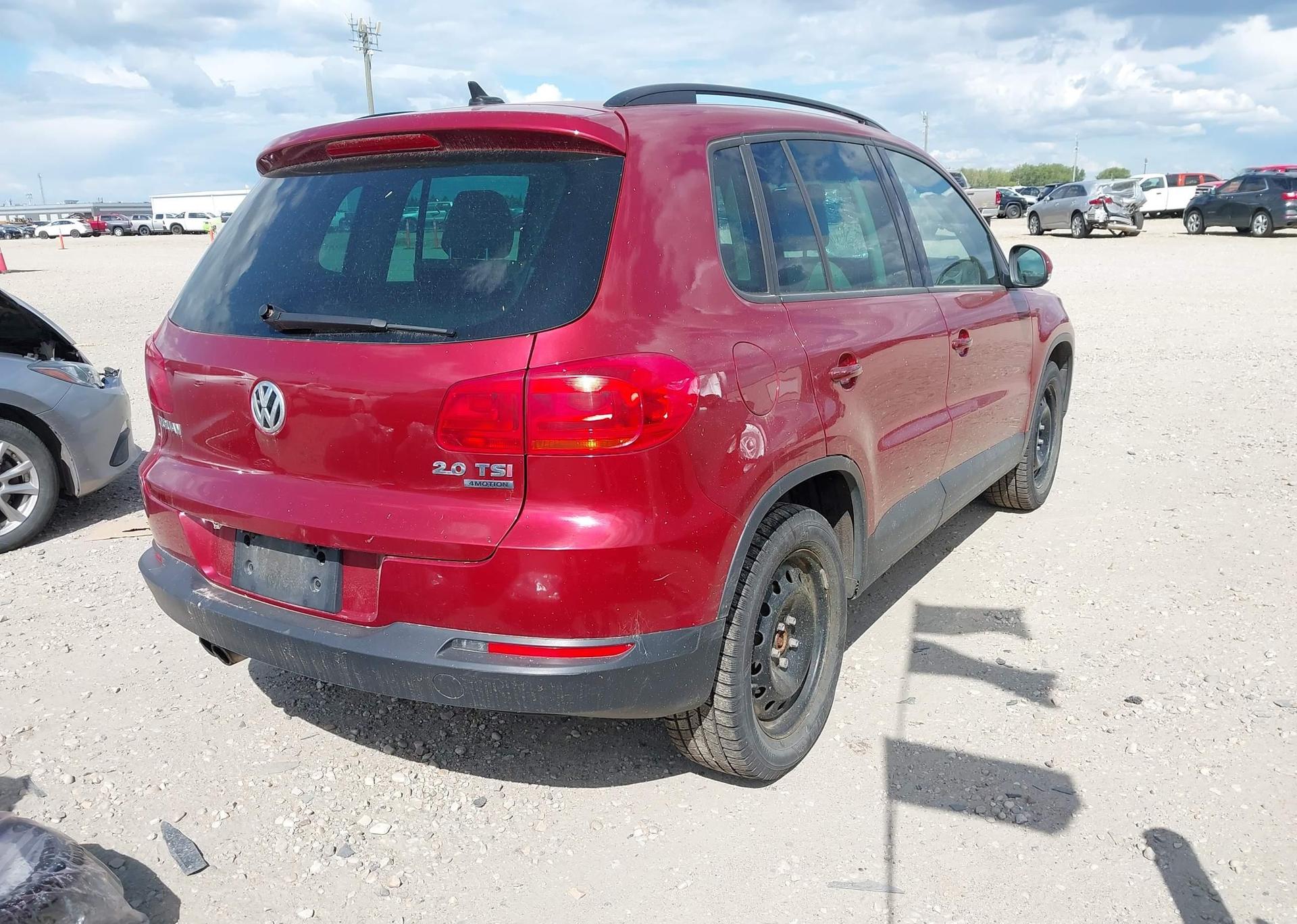 2013 VOLKSWAGEN TIGUAN S