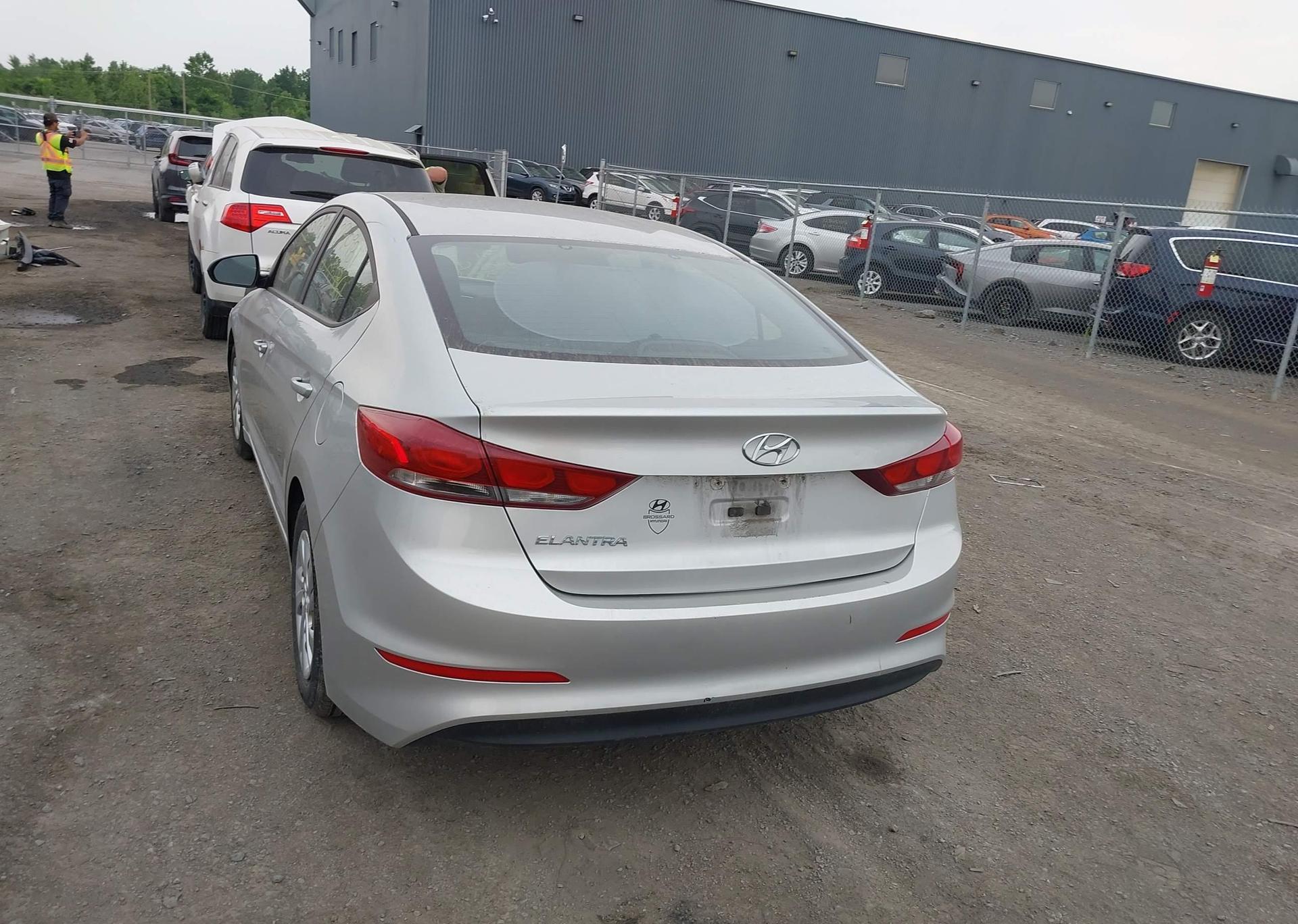 2017 HYUNDAI ELANTRA LE