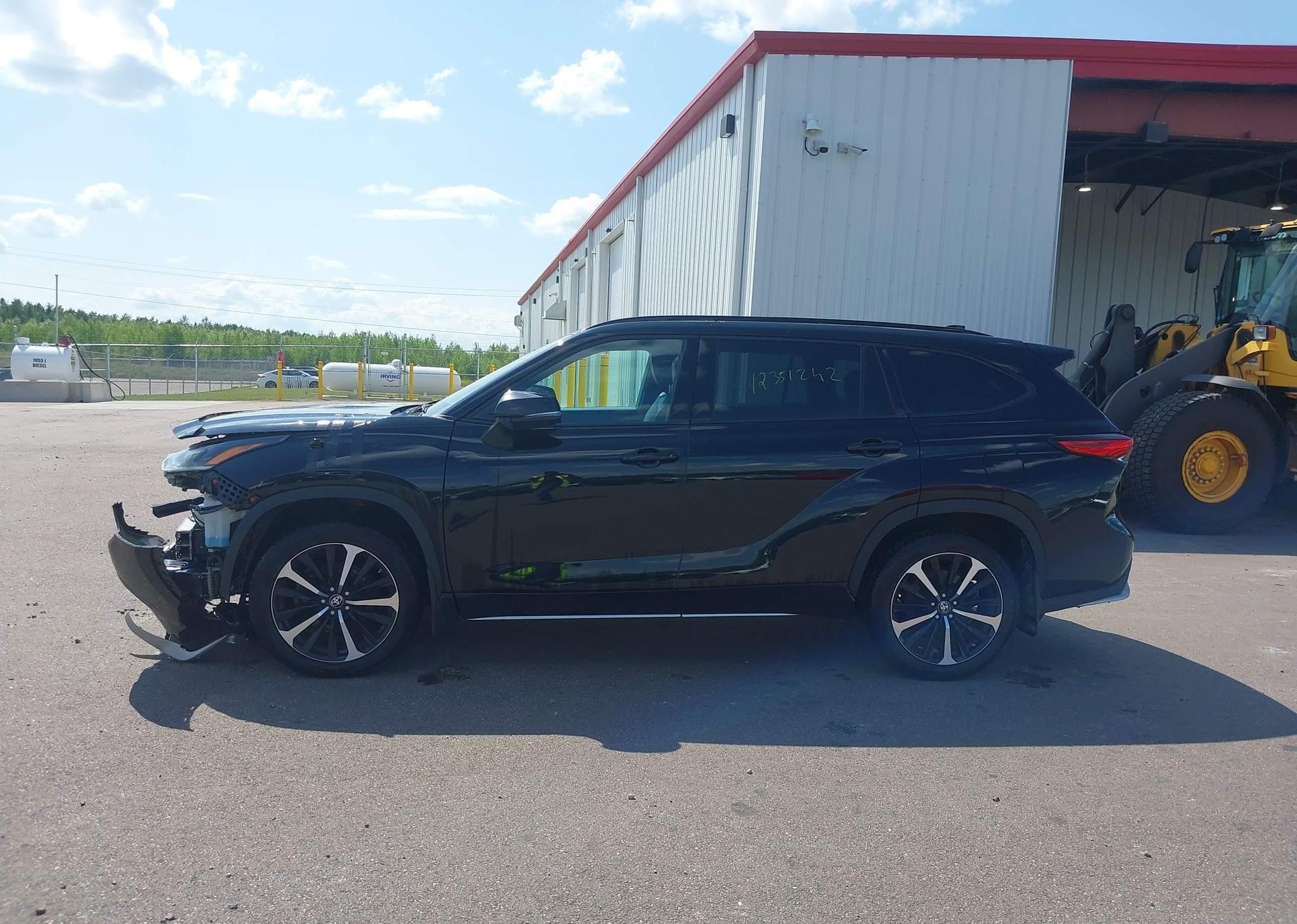 2022 TOYOTA HIGHLANDER XSE
