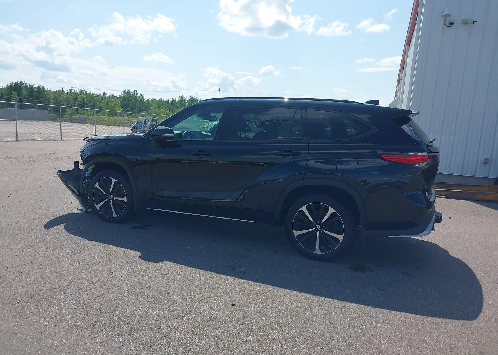 2022 TOYOTA HIGHLANDER XSE
