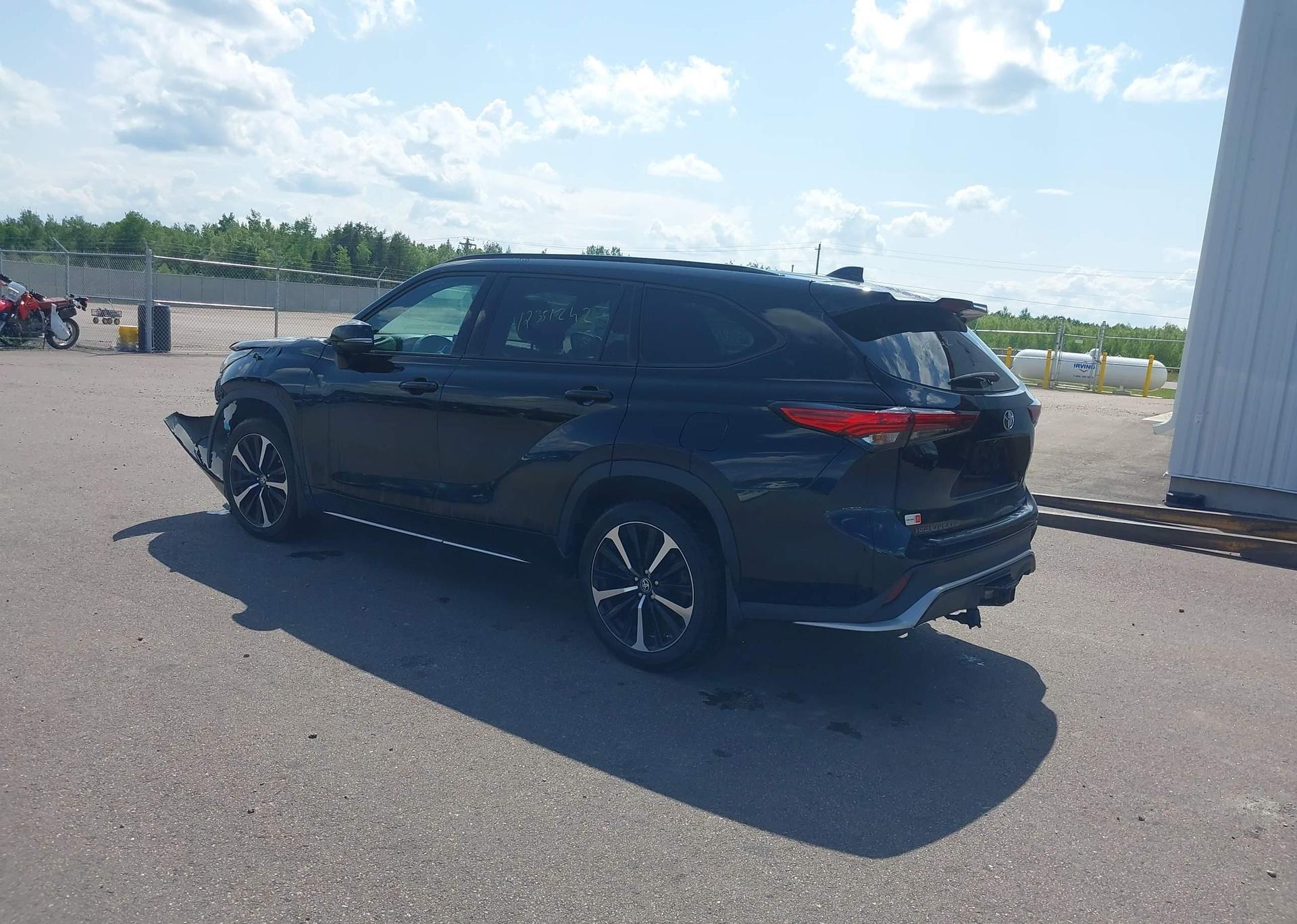 2022 TOYOTA HIGHLANDER XSE