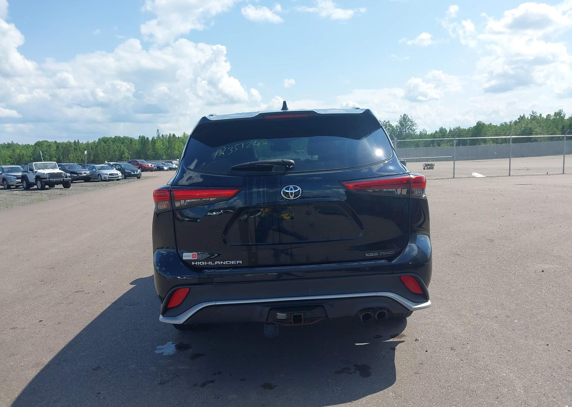 2022 TOYOTA HIGHLANDER XSE