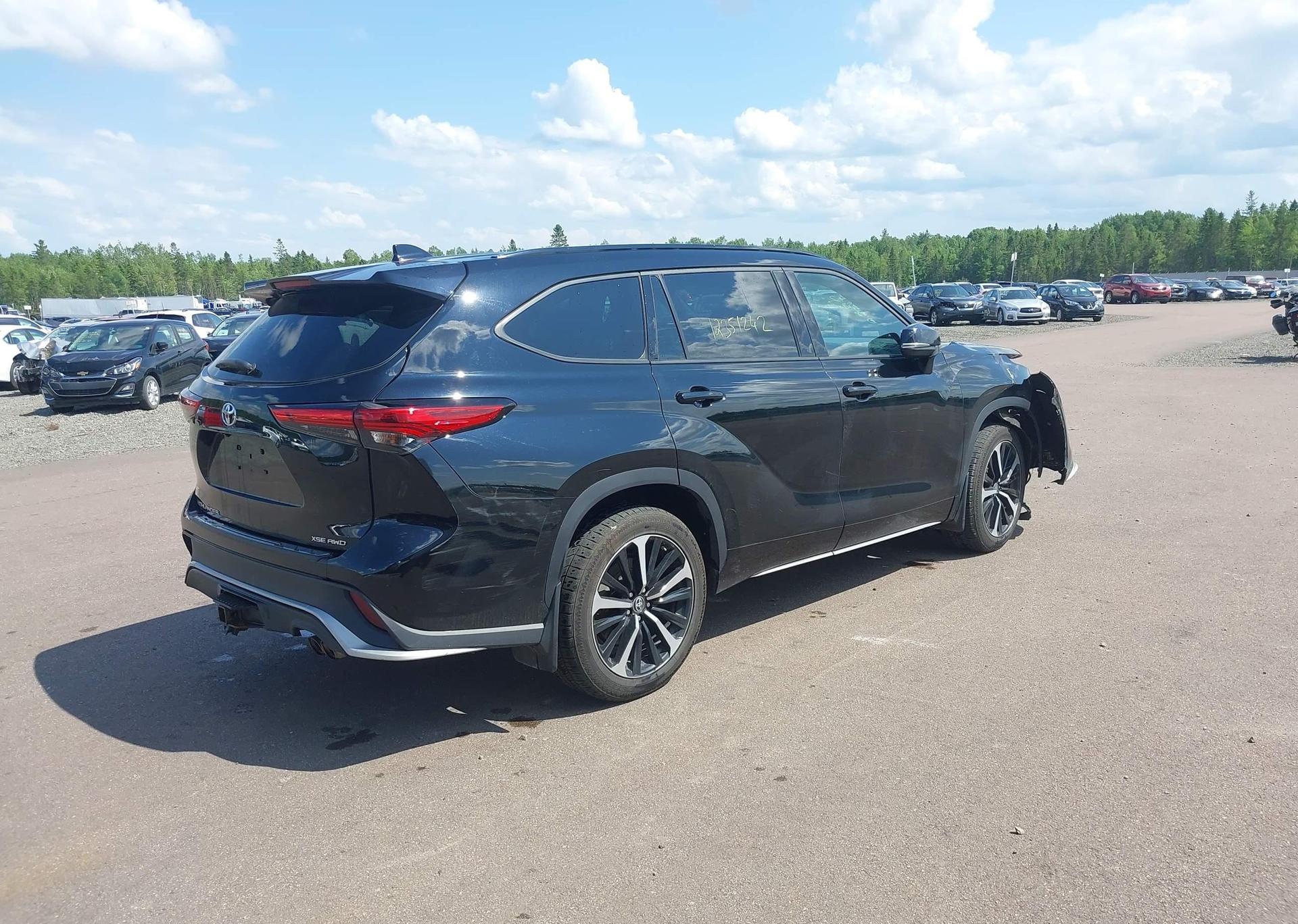 2022 TOYOTA HIGHLANDER XSE