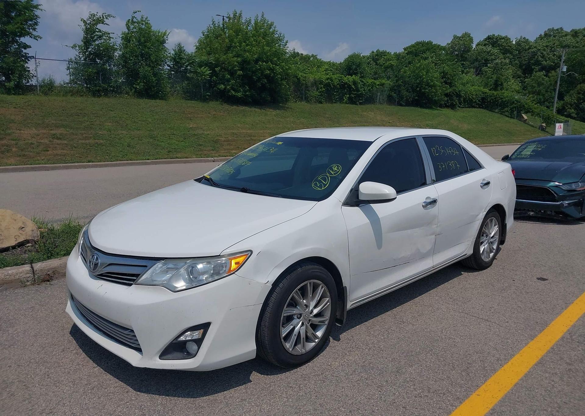 2014 TOYOTA CAMRY