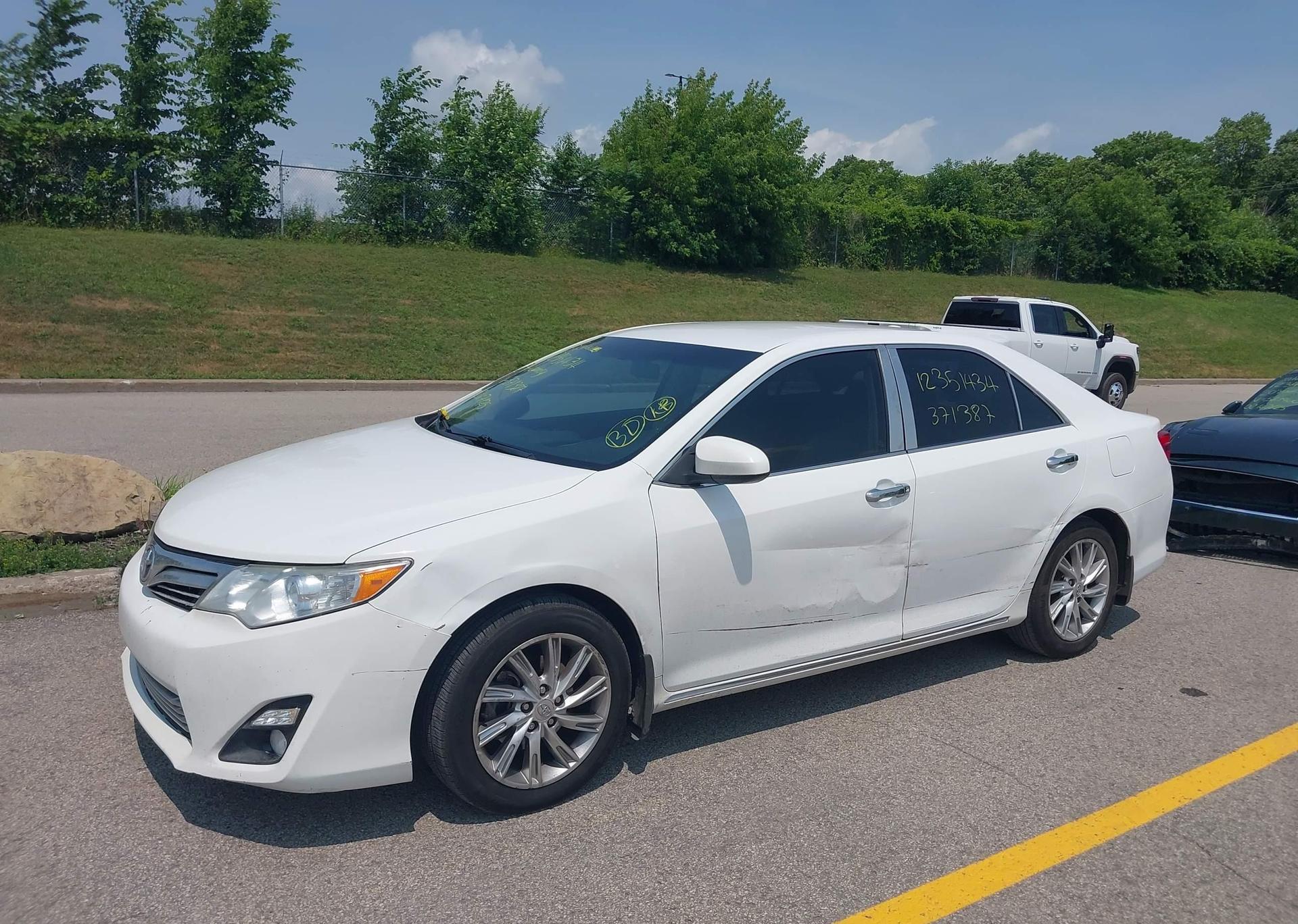 2014 TOYOTA CAMRY