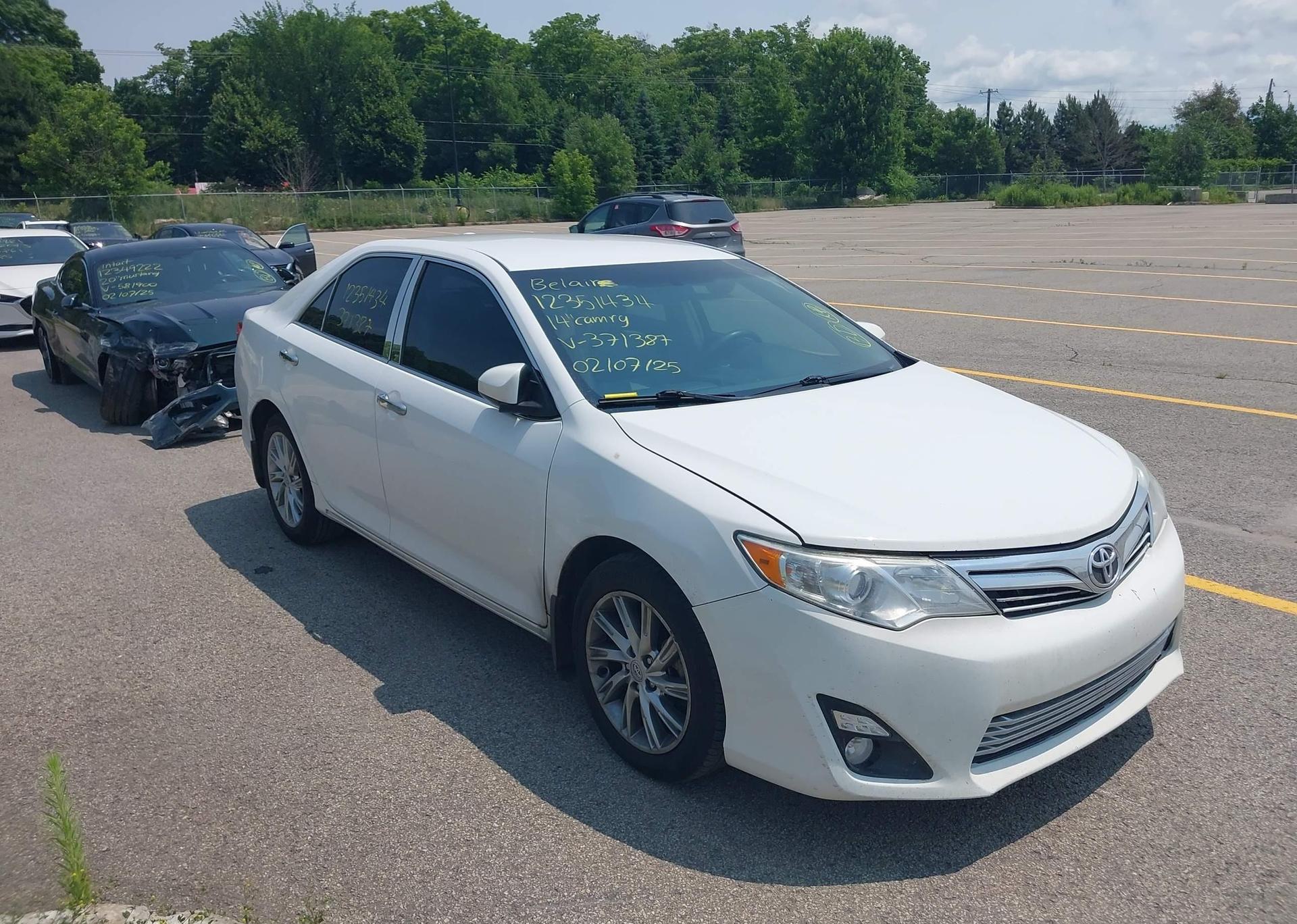 2014 TOYOTA CAMRY