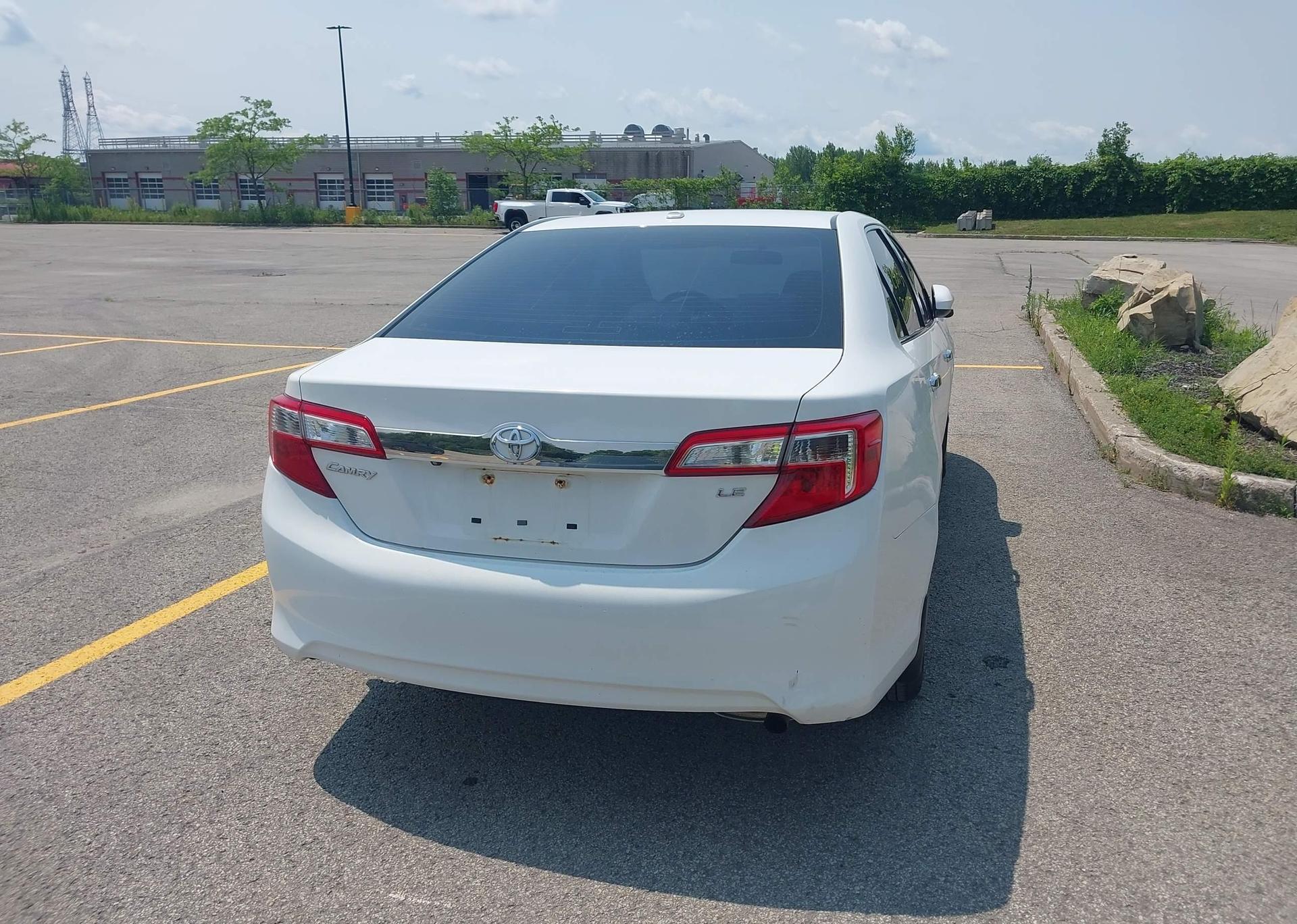 2014 TOYOTA CAMRY