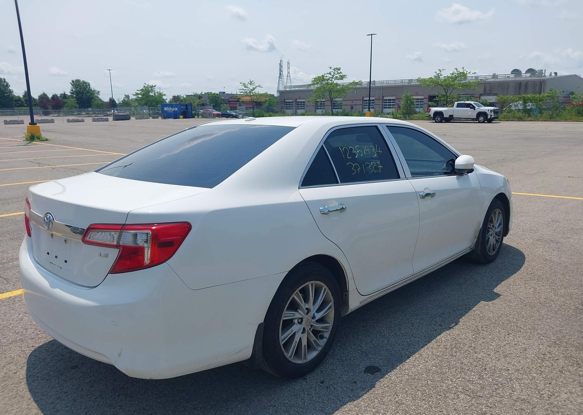 2014 TOYOTA CAMRY