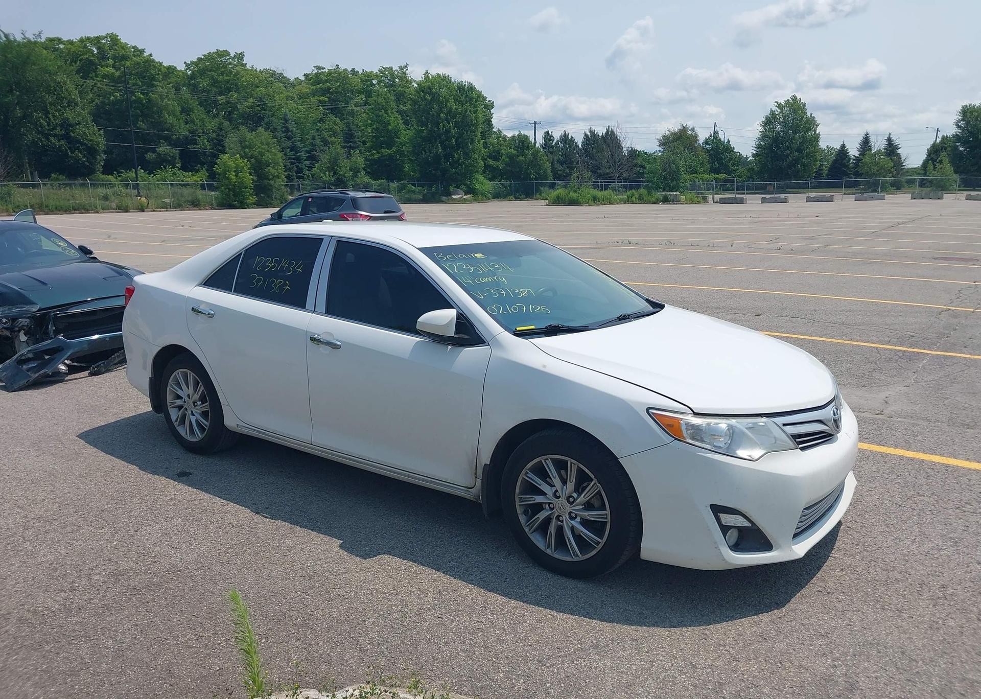 2014 TOYOTA CAMRY