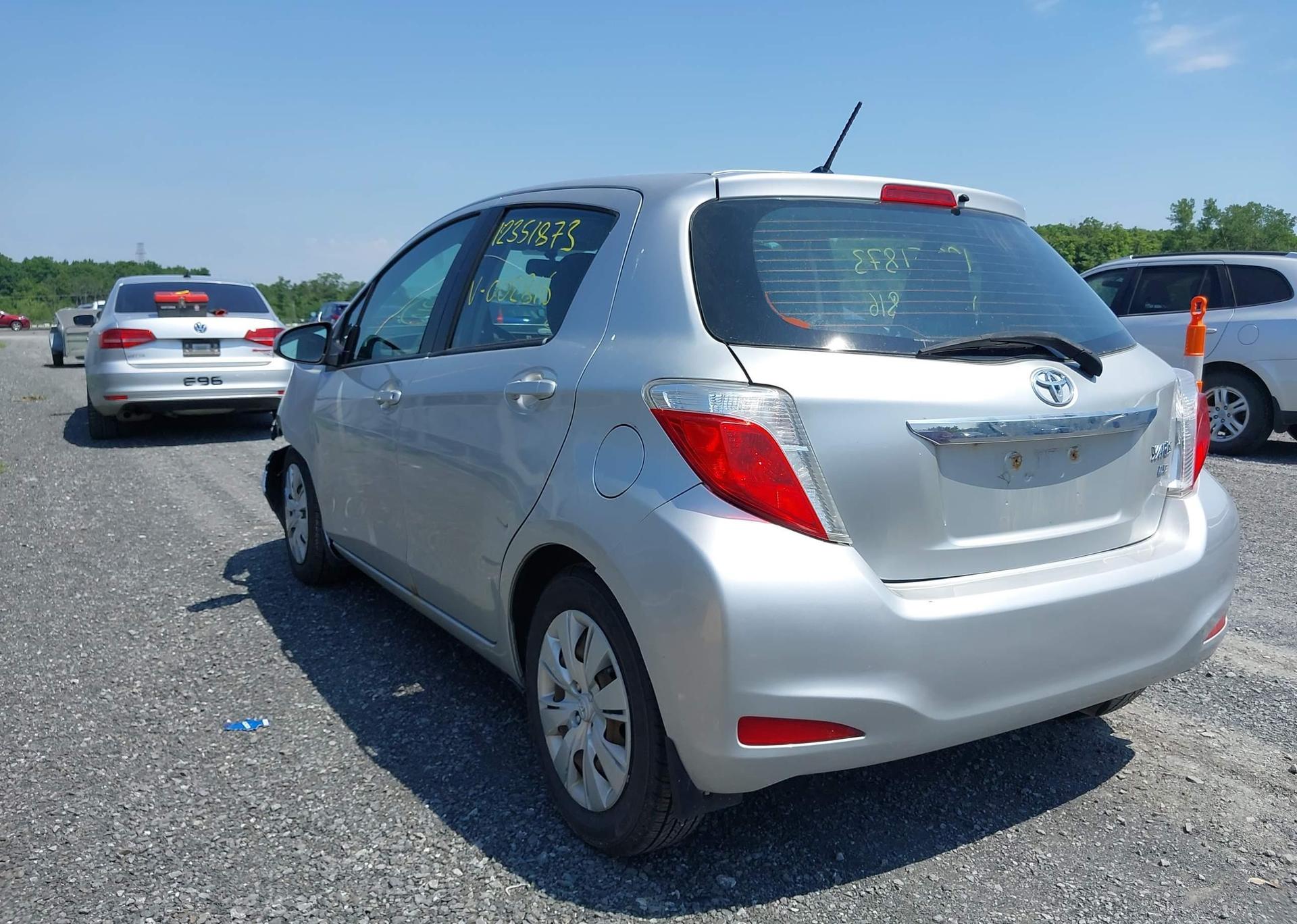 2014 TOYOTA YARIS LE