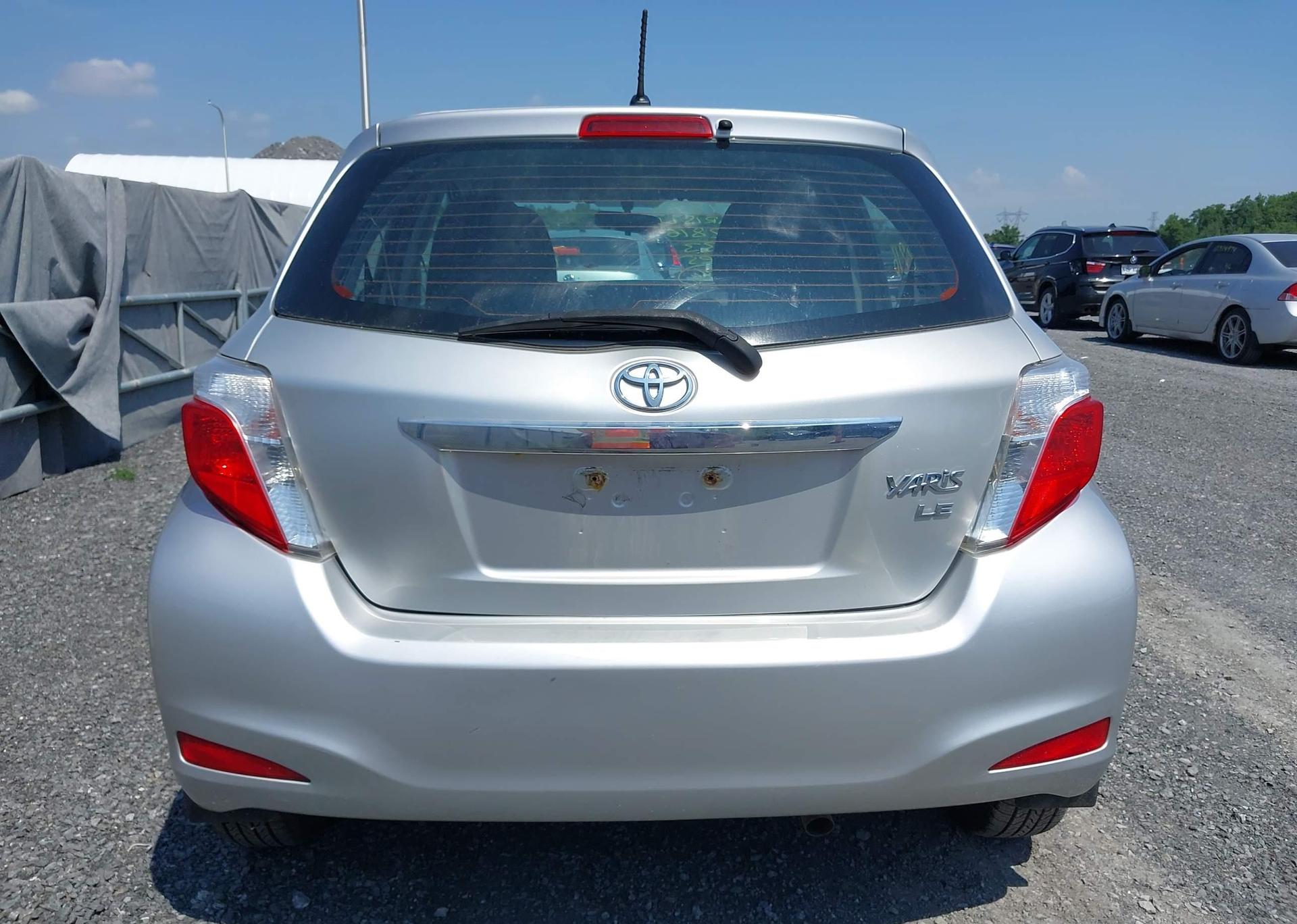 2014 TOYOTA YARIS LE