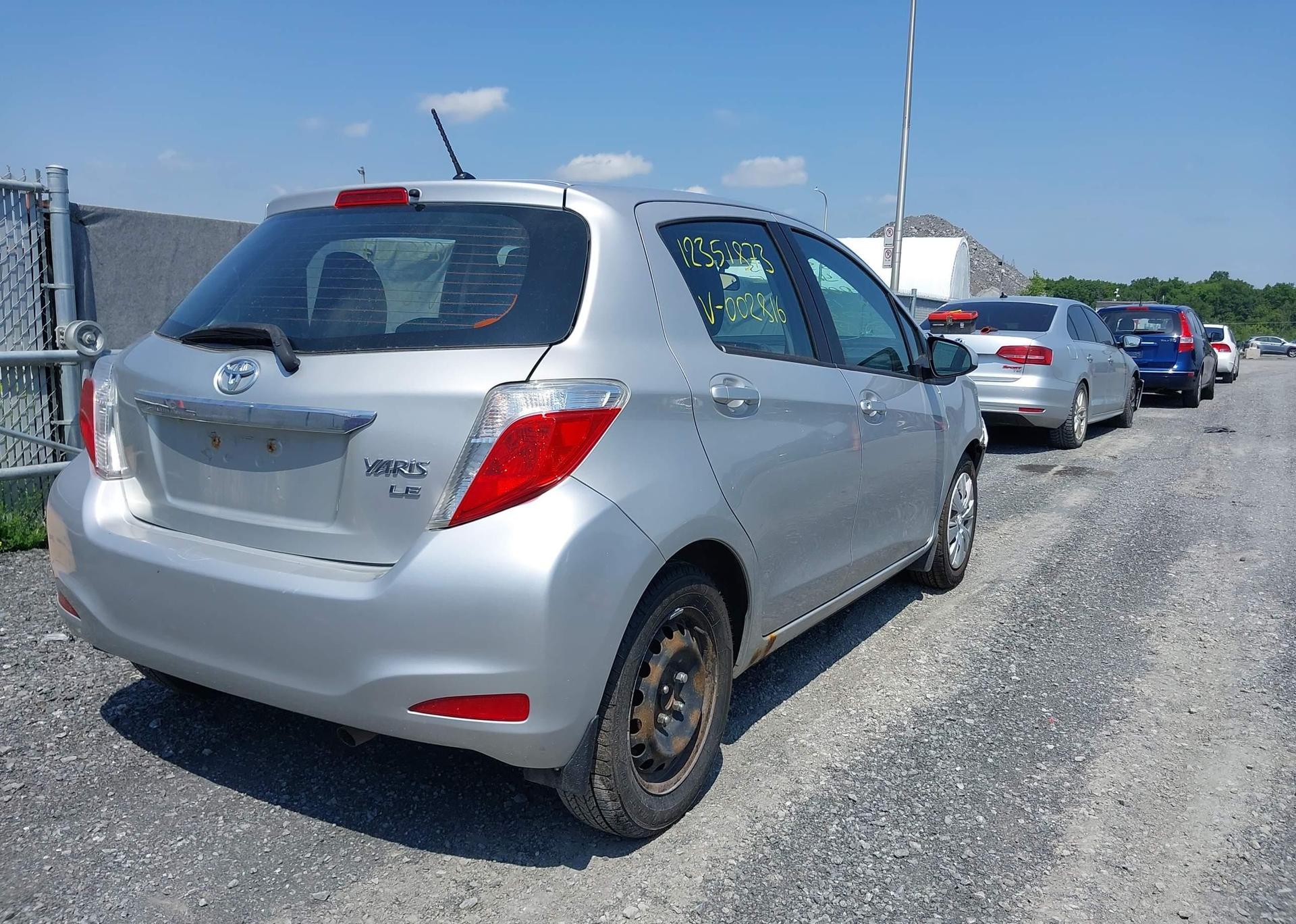 2014 TOYOTA YARIS LE