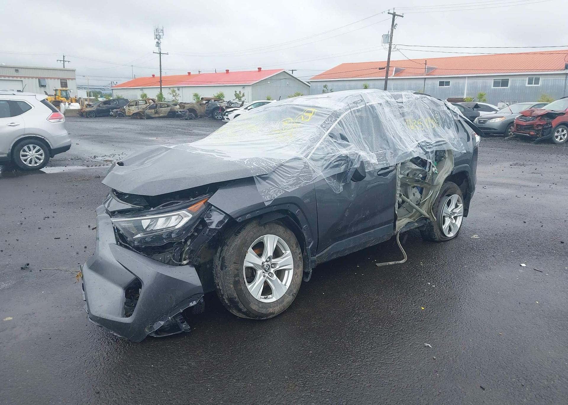 2021 TOYOTA RAV4 XLE
