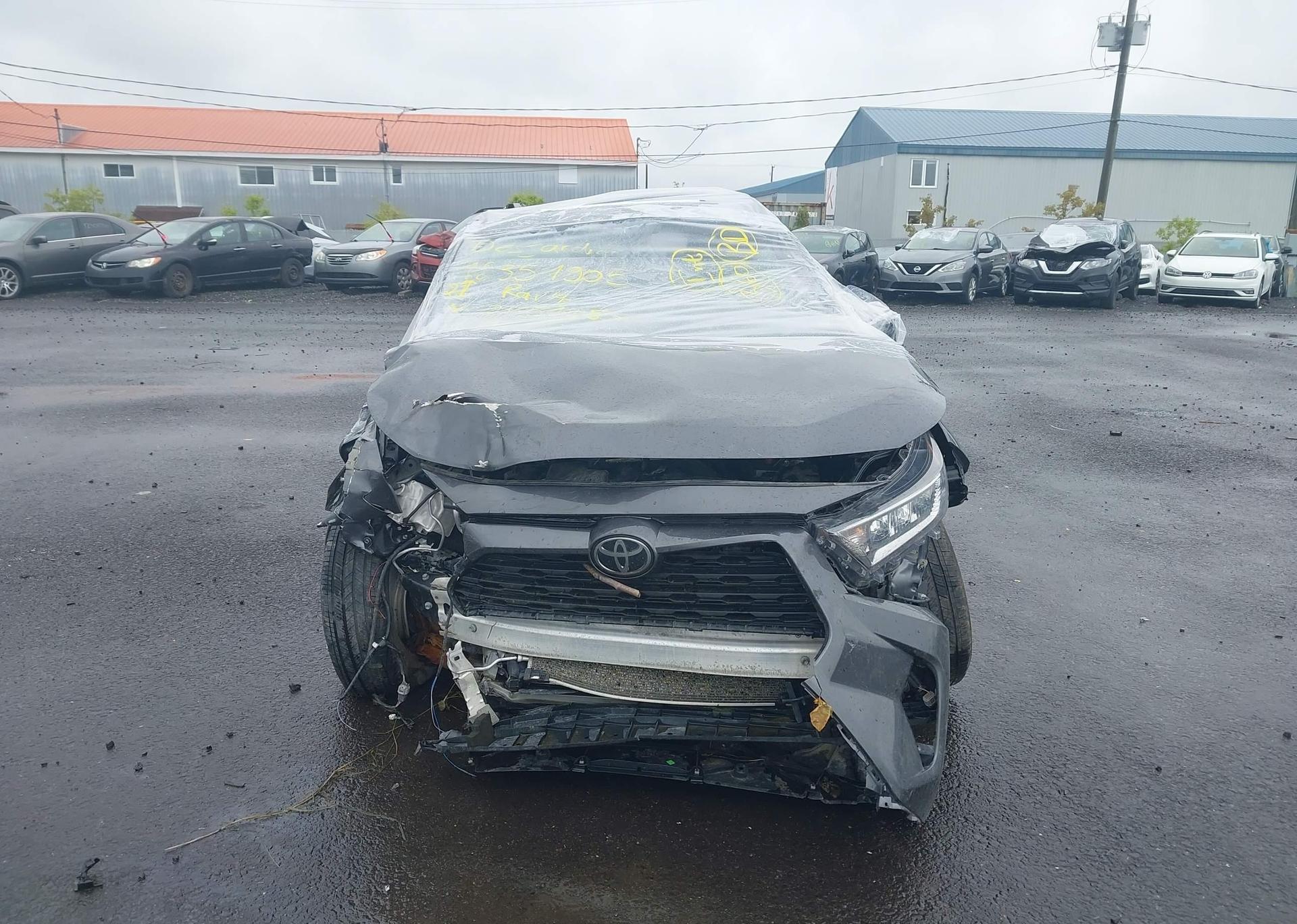 2021 TOYOTA RAV4 XLE