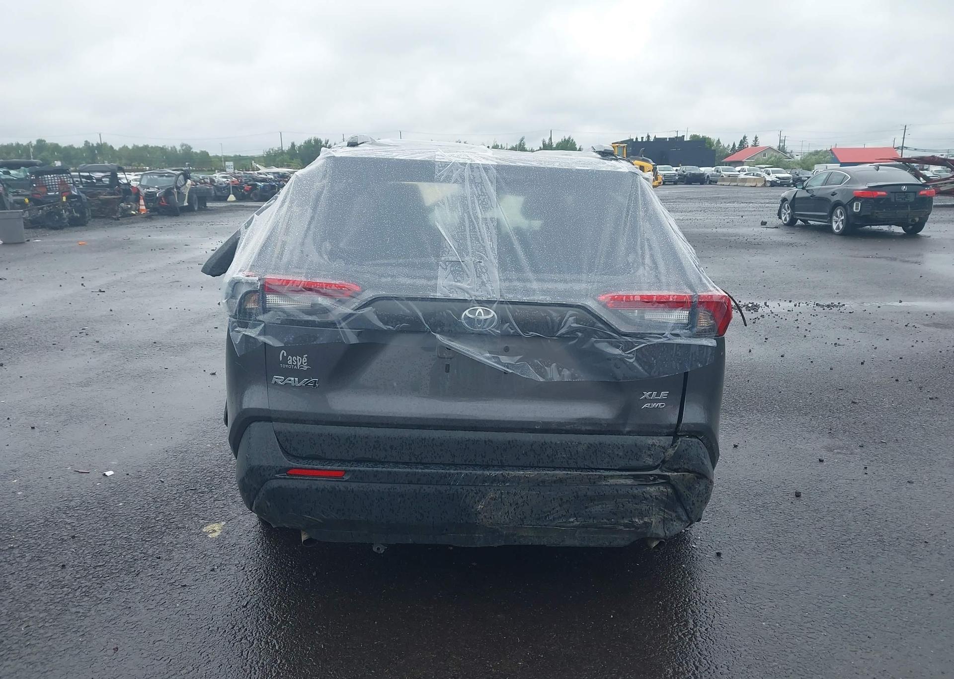 2021 TOYOTA RAV4 XLE