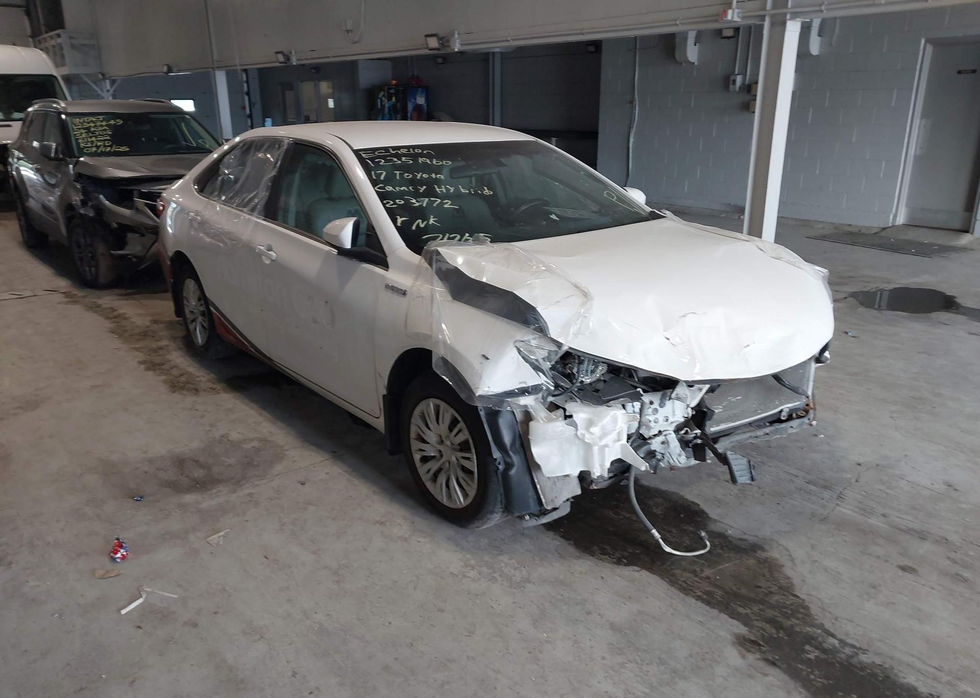 2017 TOYOTA CAMRY HYBRID
