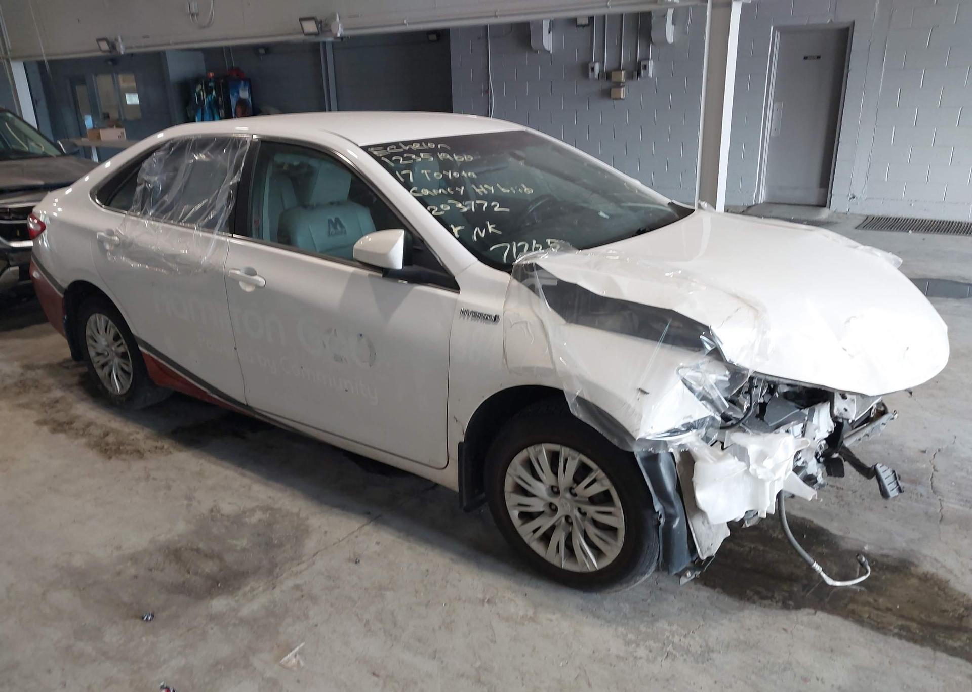2017 TOYOTA CAMRY HYBRID